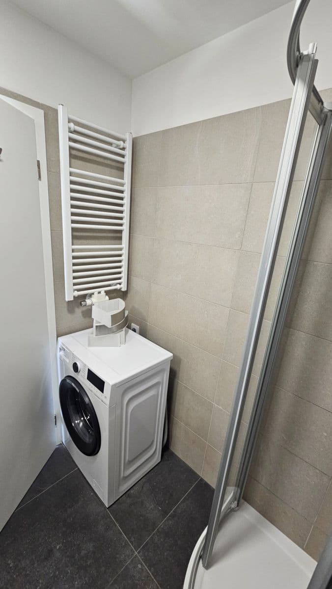 Studio flat to rent, 36 m², V Kněžívce, Tuchoměřice, Středočeský Region Studio flat to rent, 36 m², V Kněžívce, Tuchoměřice, Středočeský Region