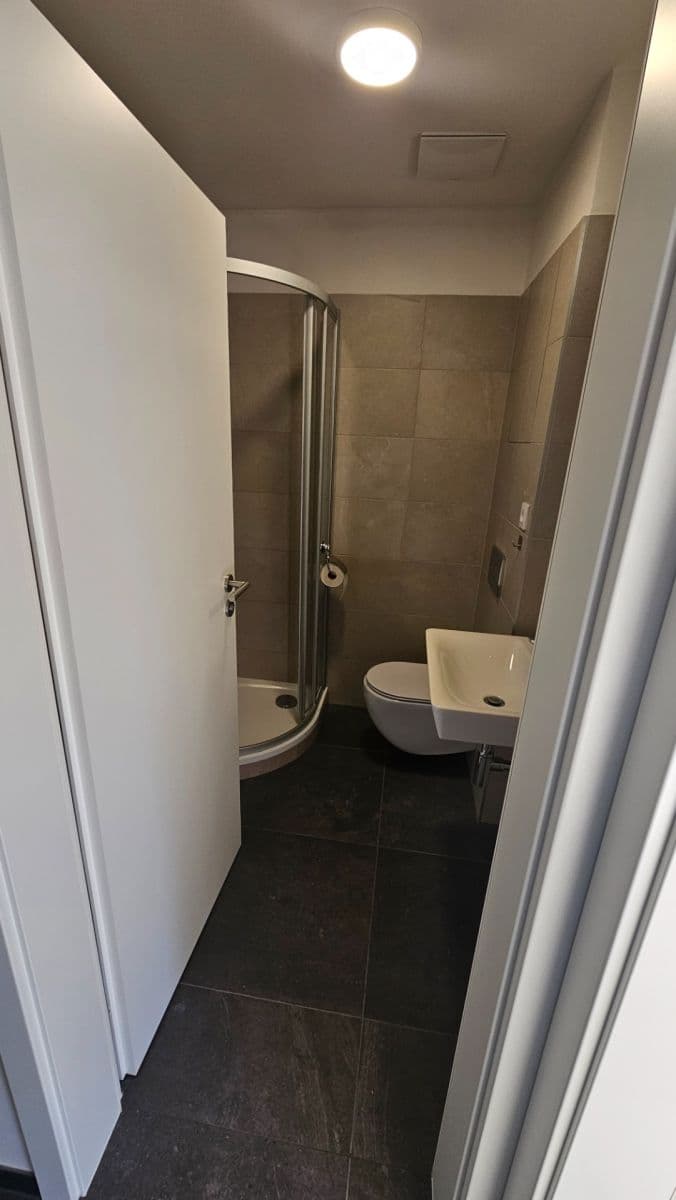 Studio flat to rent, 36 m², V Kněžívce, Tuchoměřice, Středočeský Region Studio flat to rent, 36 m², V Kněžívce, Tuchoměřice, Středočeský Region