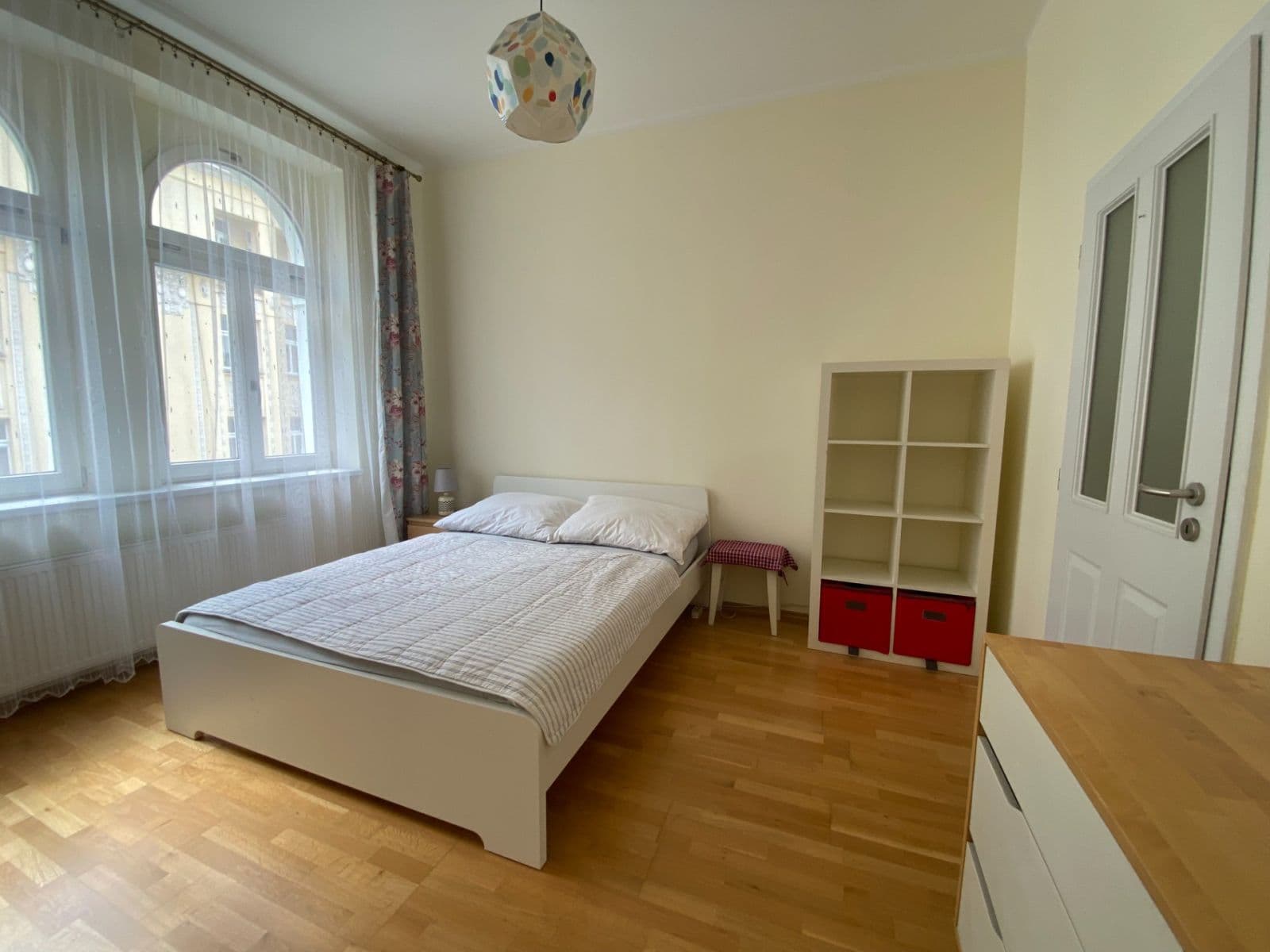 2 bedroom with open-plan kitchen flat to rent, 74 m², Bořivojova, Prague, Prague 2 bedroom with open-plan kitchen flat to rent, 74 m², Bořivojova, Prague, Prague
