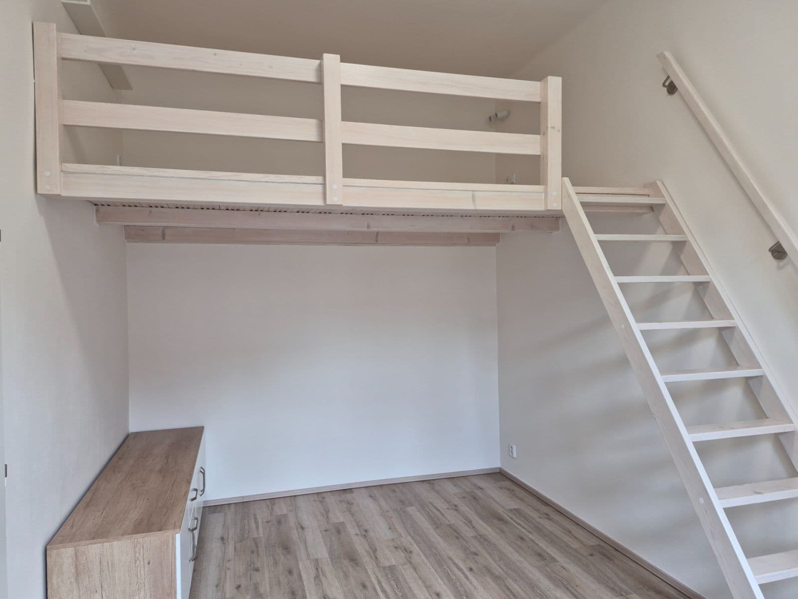 1 bedroom with open-plan kitchen flat to rent, 37 m², Boleslavova, Prague, Prague 1 bedroom with open-plan kitchen flat to rent, 37 m², Boleslavova, Prague, Prague