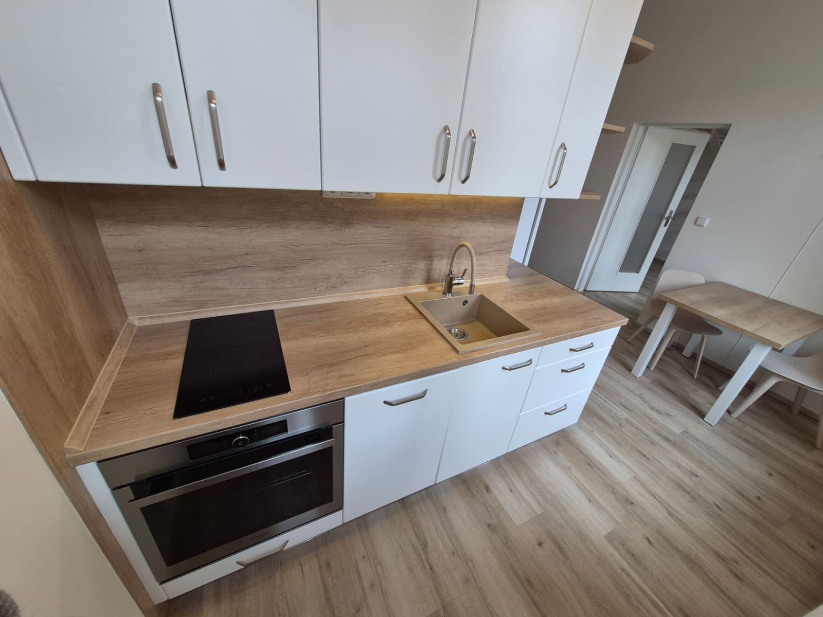 1 bedroom with open-plan kitchen flat to rent, 37 m², Boleslavova, Prague, Prague 1 bedroom with open-plan kitchen flat to rent, 37 m², Boleslavova, Prague, Prague