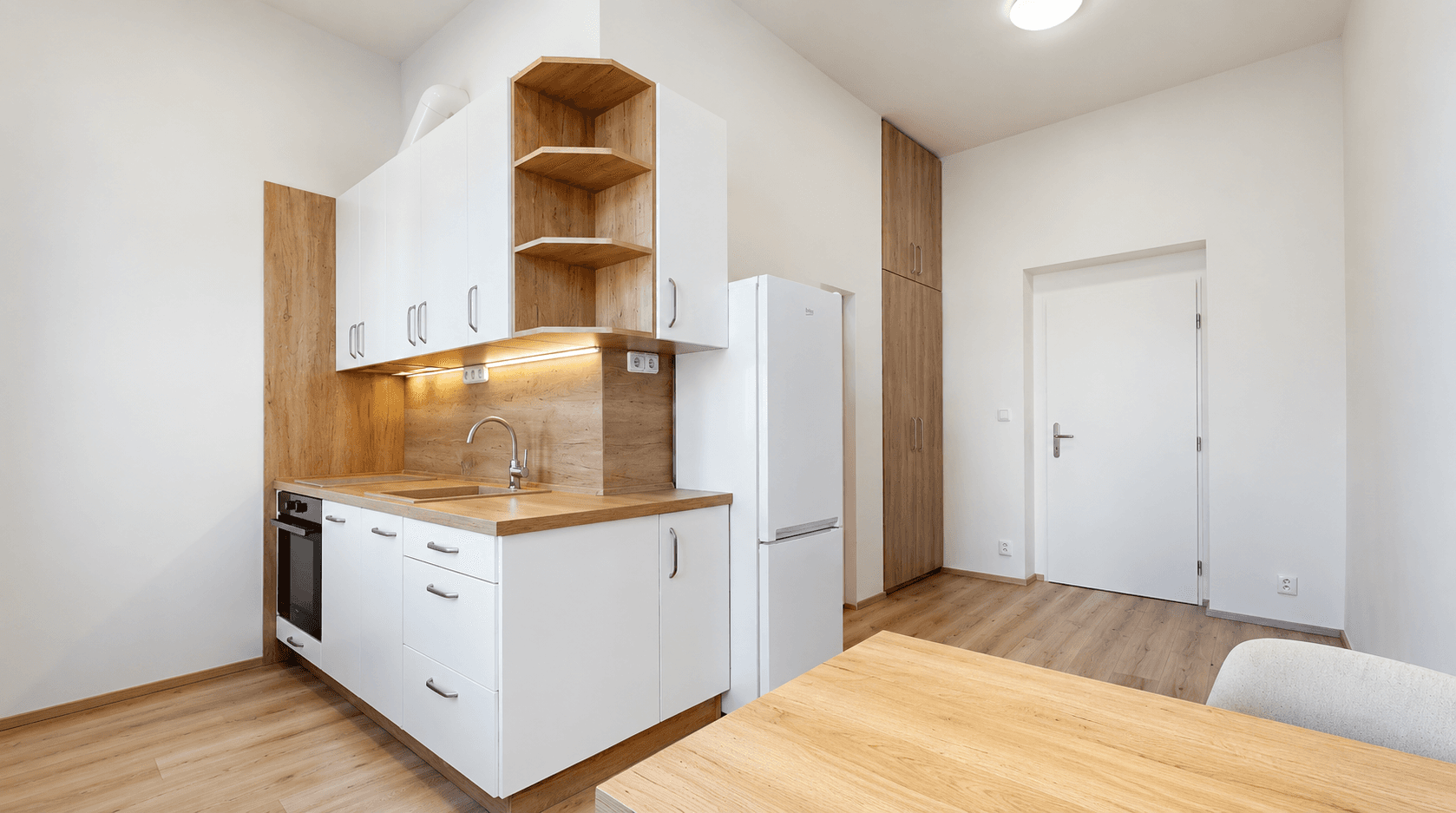 1 bedroom with open-plan kitchen flat to rent, 37 m², Boleslavova, Prague, Prague 1 bedroom with open-plan kitchen flat to rent, 37 m², Boleslavova, Prague, Prague