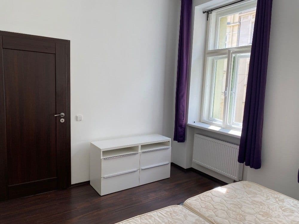 1 bedroom with open-plan kitchen flat to rent, 42 m², Kamenická, Prague, Prague 1 bedroom with open-plan kitchen flat to rent, 42 m², Kamenická, Prague, Prague