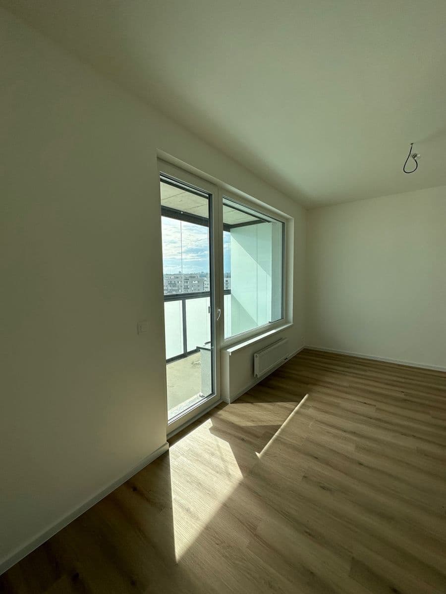 1 bedroom with open-plan kitchen flat to rent, 56 m², Kolbenova, Prague, Prague 1 bedroom with open-plan kitchen flat to rent, 56 m², Kolbenova, Prague, Prague