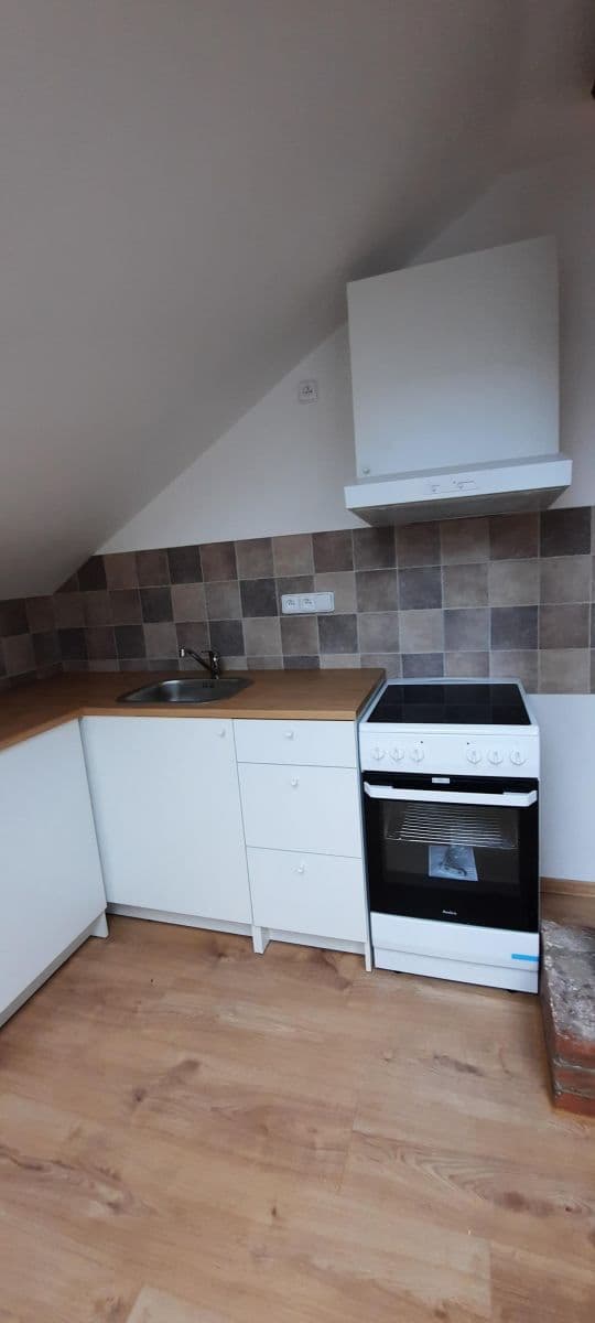 1 bedroom with open-plan kitchen flat to rent, 58 m², Chelčického, Úpice, Královéhradecký Region 1 bedroom with open-plan kitchen flat to rent, 58 m², Chelčického, Úpice, Královéhradecký Region