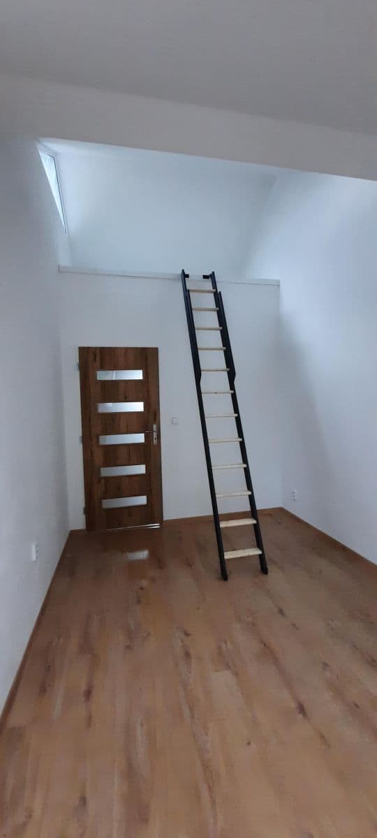 1 bedroom with open-plan kitchen flat to rent, 58 m², Chelčického, Úpice, Královéhradecký Region 1 bedroom with open-plan kitchen flat to rent, 58 m², Chelčického, Úpice, Královéhradecký Region