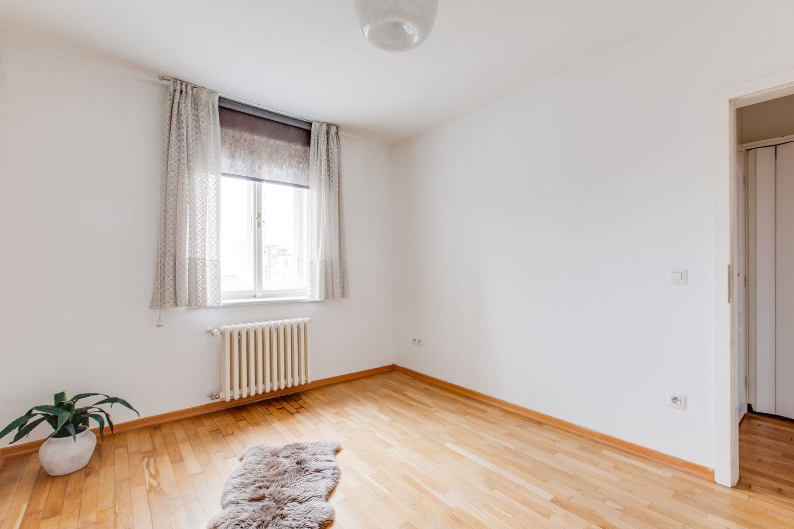 2 bedroom with open-plan kitchen flat to rent, 104 m², Šumavská, Prague, Prague 2 bedroom with open-plan kitchen flat to rent, 104 m², Šumavská, Prague, Prague