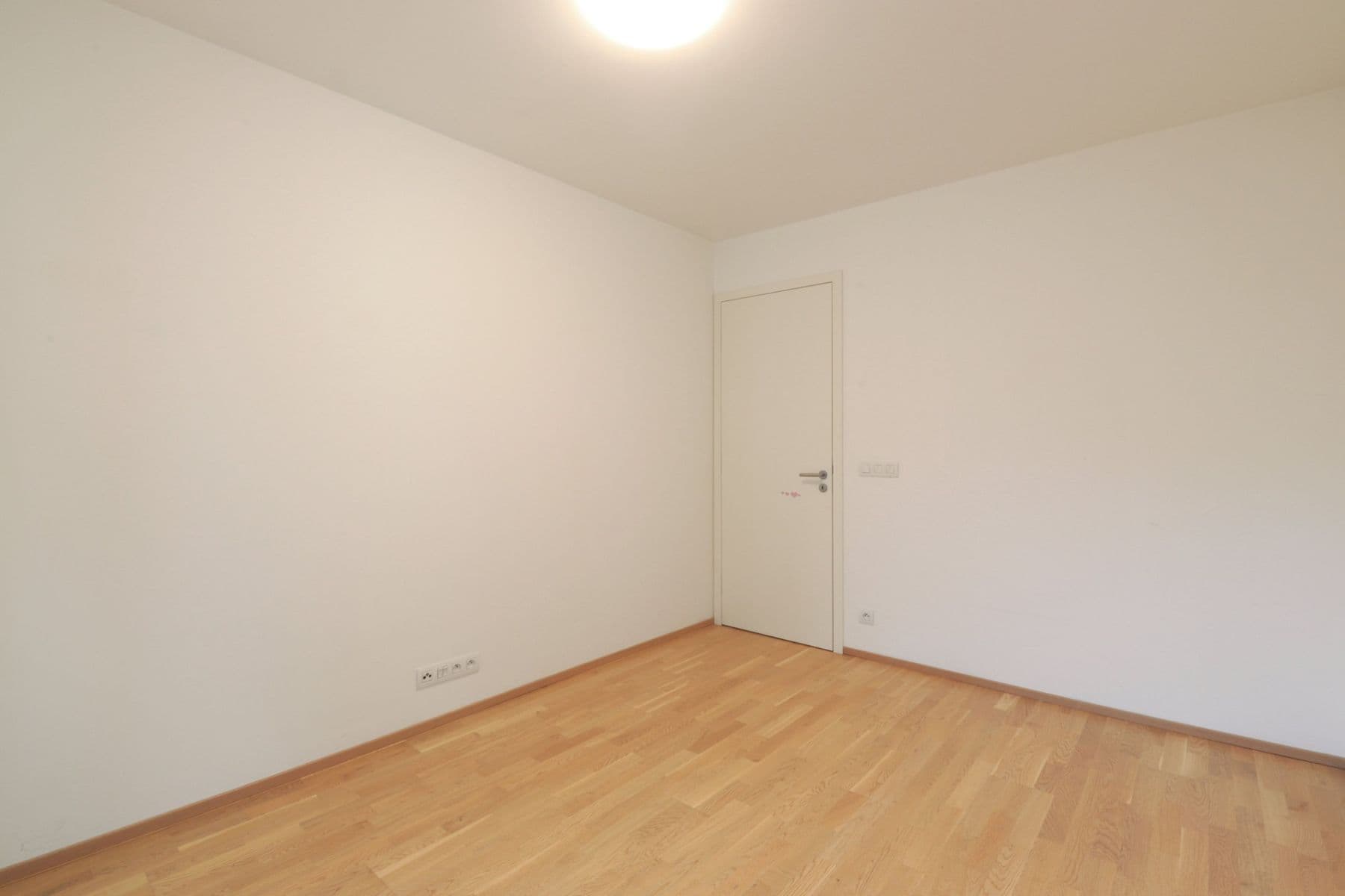 2 bedroom with open-plan kitchen flat to rent, 103 m², Na hřebenech I, Prague, Prague 2 bedroom with open-plan kitchen flat to rent, 103 m², Na hřebenech I, Prague, Prague