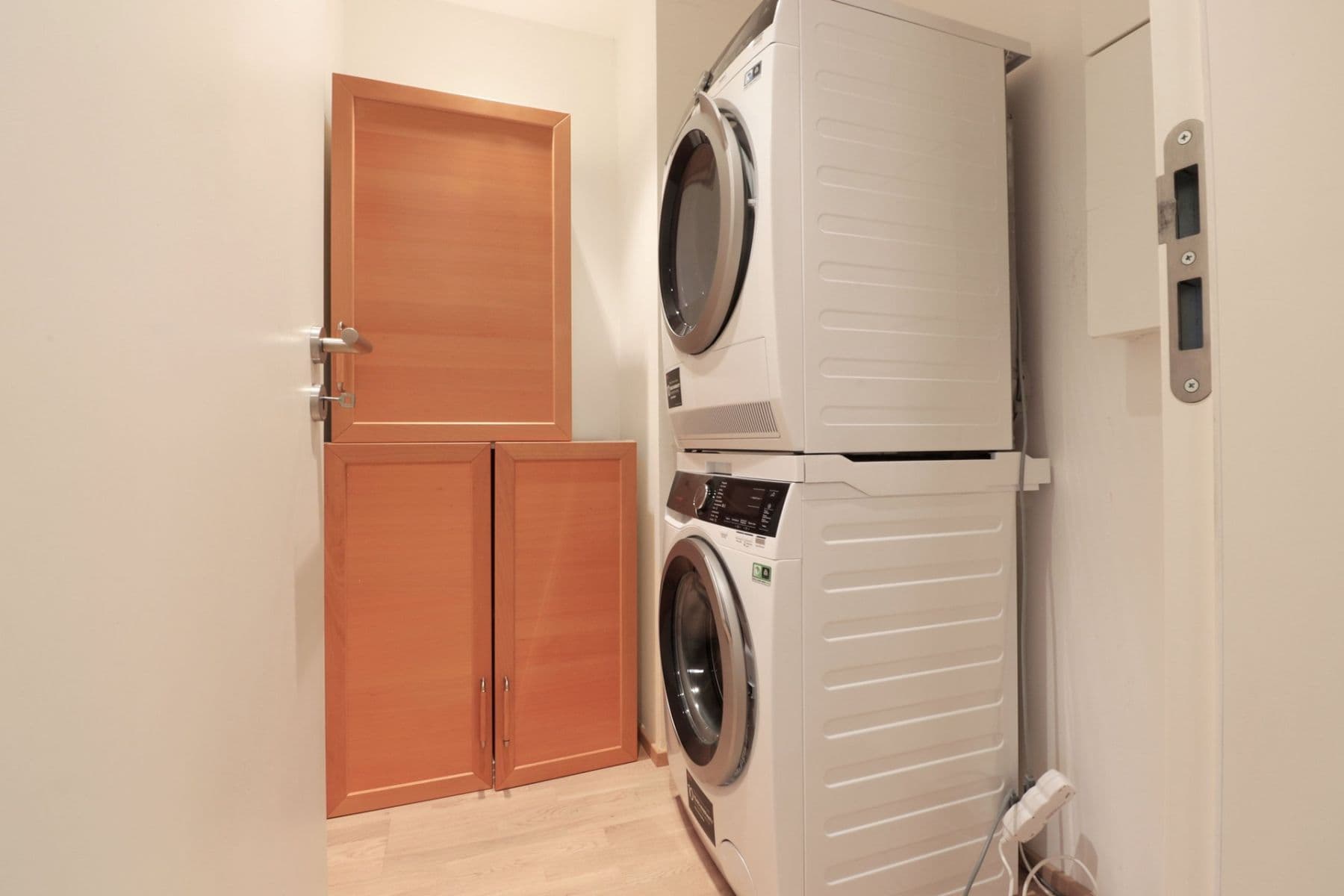 2 bedroom with open-plan kitchen flat to rent, 103 m², Na hřebenech I, Prague, Prague 2 bedroom with open-plan kitchen flat to rent, 103 m², Na hřebenech I, Prague, Prague