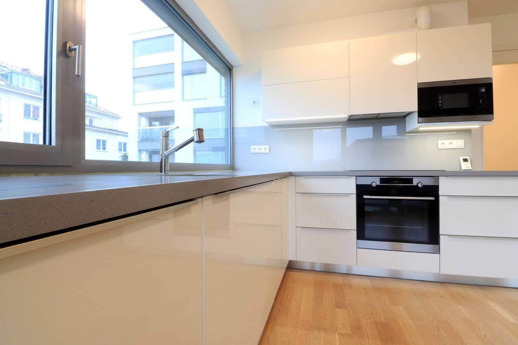 2 bedroom with open-plan kitchen flat to rent, 103 m², Na hřebenech I, Prague, Prague 2 bedroom with open-plan kitchen flat to rent, 103 m², Na hřebenech I, Prague, Prague
