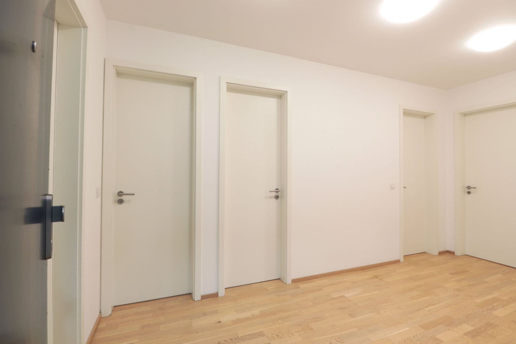 2 bedroom with open-plan kitchen flat to rent, 103 m², Na hřebenech I, Prague, Prague 2 bedroom with open-plan kitchen flat to rent, 103 m², Na hřebenech I, Prague, Prague