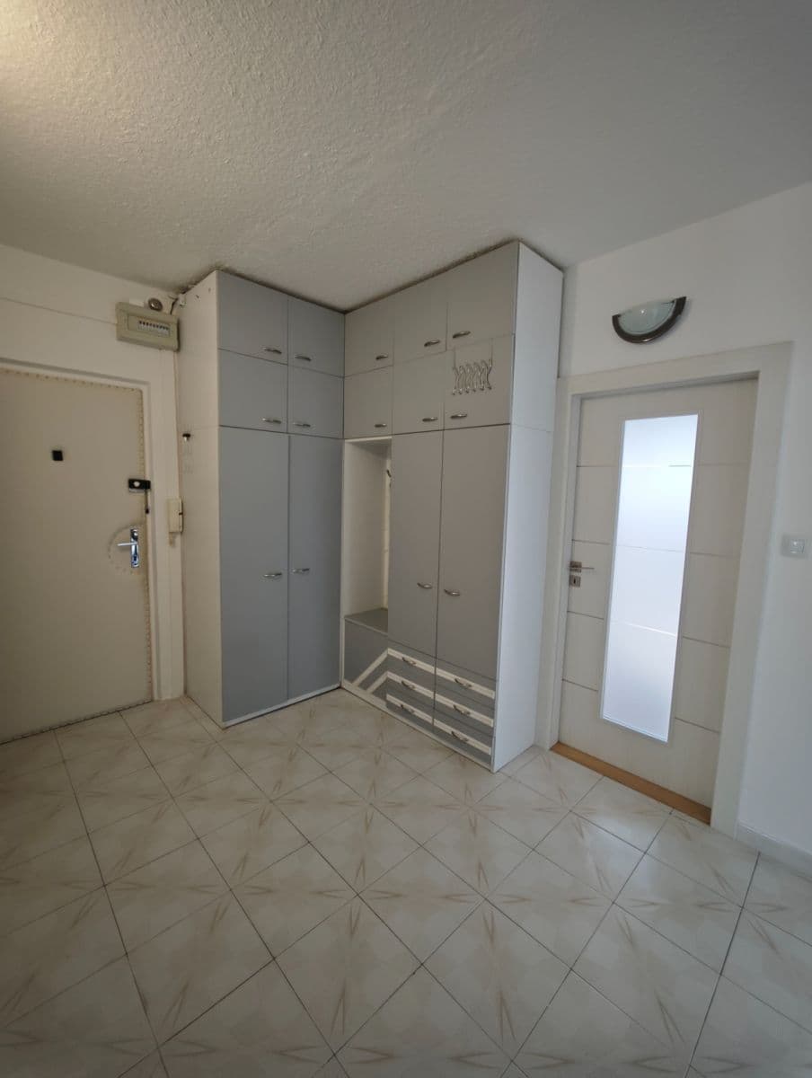 3 bedroom flat to rent, 73 m², Obránců míru, Třebíč, Vysočina Region 3 bedroom flat to rent, 73 m², Obránců míru, Třebíč, Vysočina Region