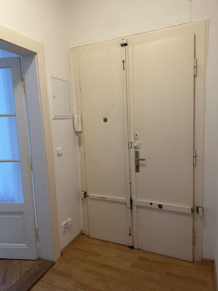 2 bedroom with open-plan kitchen flat to rent, 77 m², Kafkova, Prague, Prague 2 bedroom with open-plan kitchen flat to rent, 77 m², Kafkova, Prague, Prague