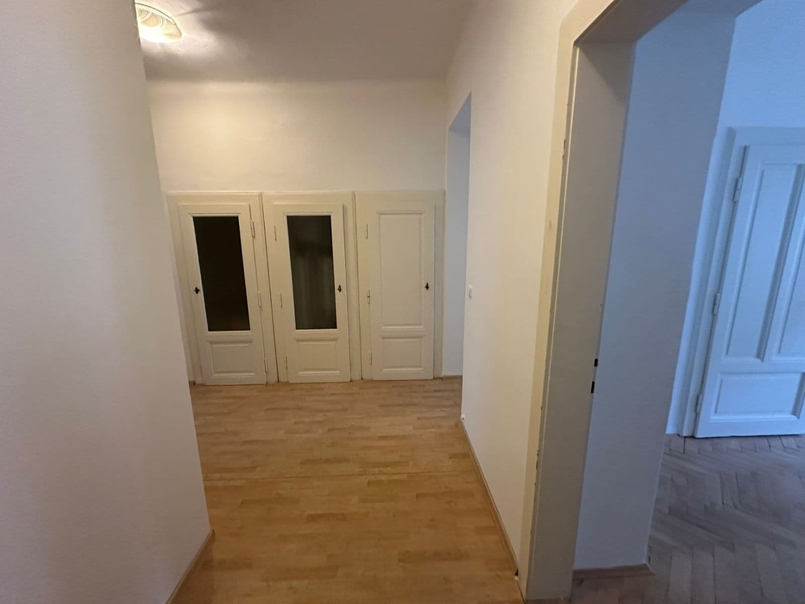 2 bedroom with open-plan kitchen flat to rent, 77 m², Kafkova, Prague, Prague 2 bedroom with open-plan kitchen flat to rent, 77 m², Kafkova, Prague, Prague