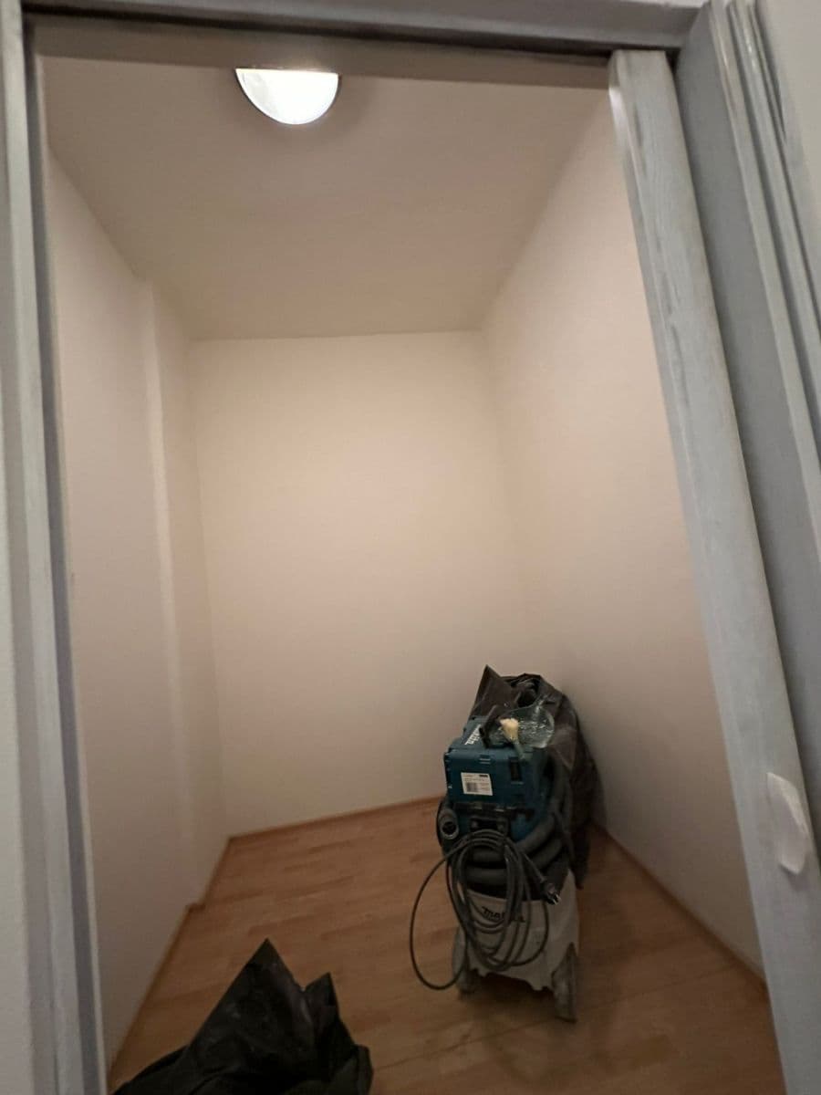 2 bedroom with open-plan kitchen flat to rent, 77 m², Kafkova, Prague, Prague 2 bedroom with open-plan kitchen flat to rent, 77 m², Kafkova, Prague, Prague