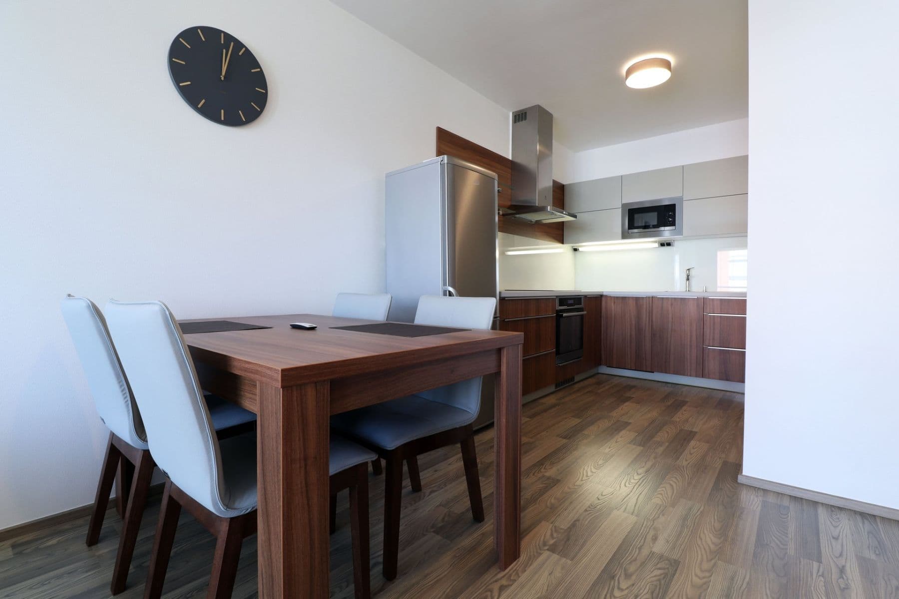 1 bedroom with open-plan kitchen flat to rent, 61 m², Hlučkova, Prague, Prague 1 bedroom with open-plan kitchen flat to rent, 61 m², Hlučkova, Prague, Prague