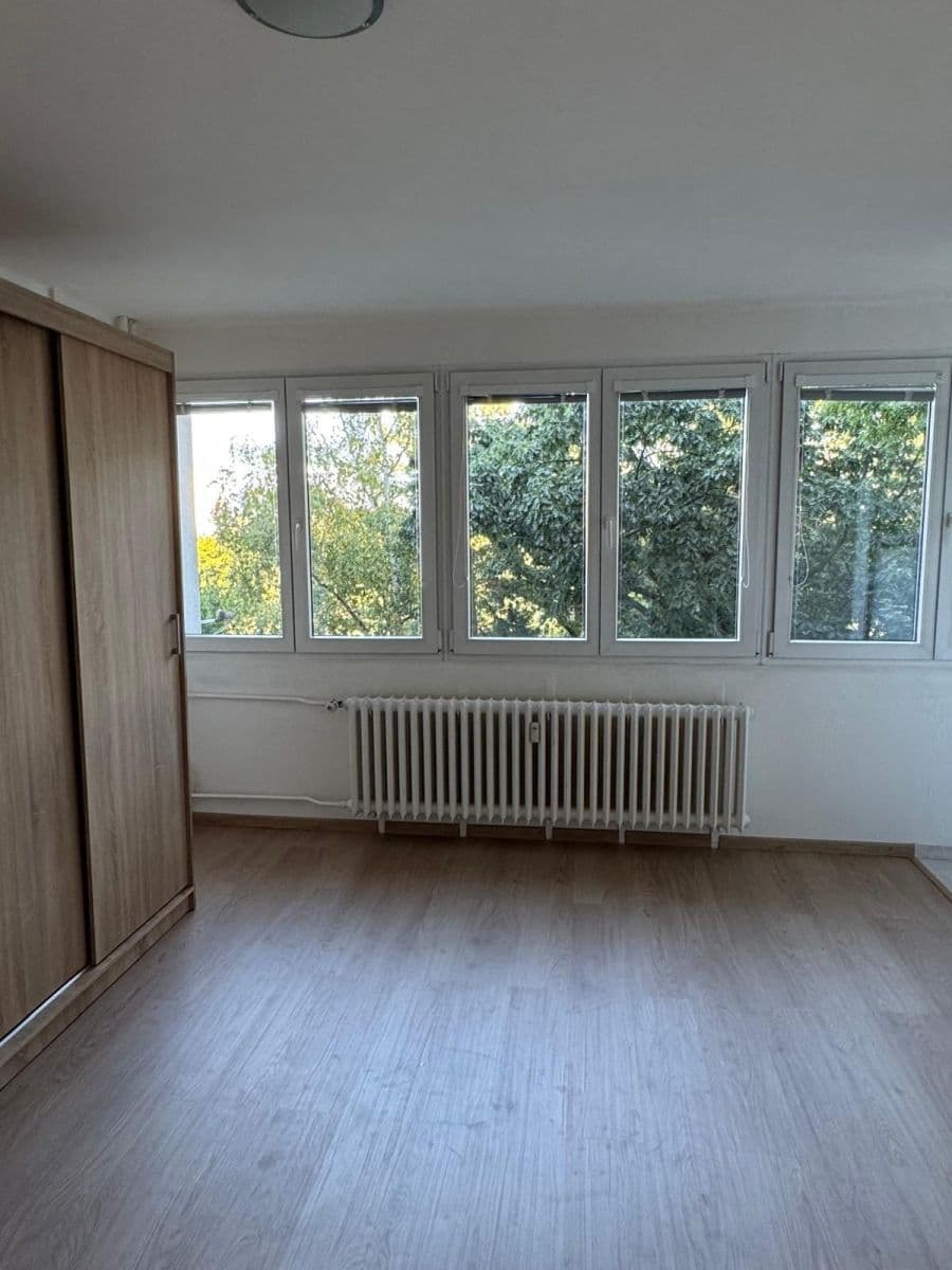 Studio flat to rent, 27 m², Severní, Hradec Králové, Královéhradecký Region Studio flat to rent, 27 m², Severní, Hradec Králové, Královéhradecký Region