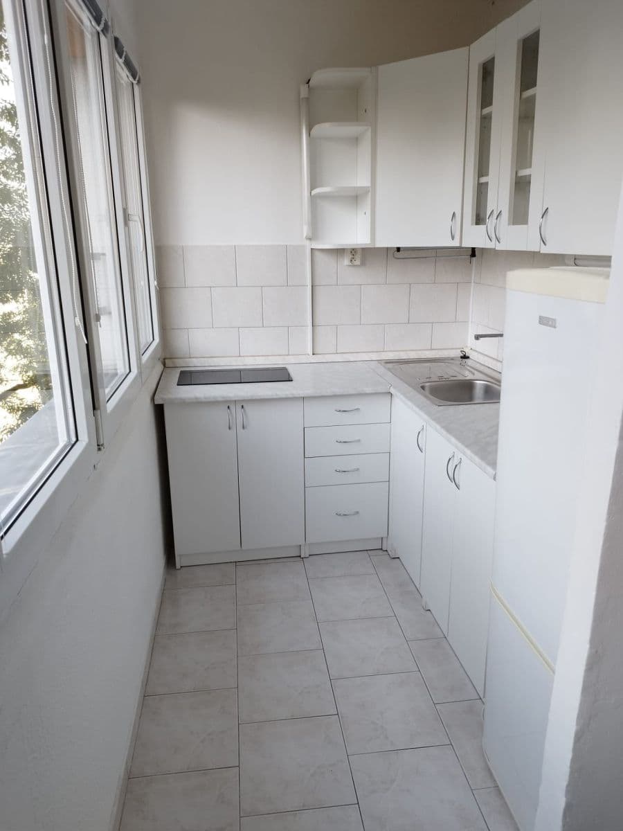 Studio flat to rent, 27 m², Severní, Hradec Králové, Královéhradecký Region Studio flat to rent, 27 m², Severní, Hradec Králové, Královéhradecký Region