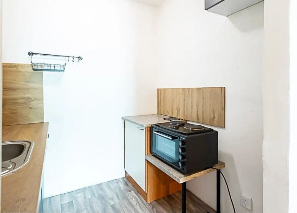 1 bedroom with open-plan kitchen flat to rent, 41 m², Záveská, Prague, Prague 1 bedroom with open-plan kitchen flat to rent, 41 m², Záveská, Prague, Prague