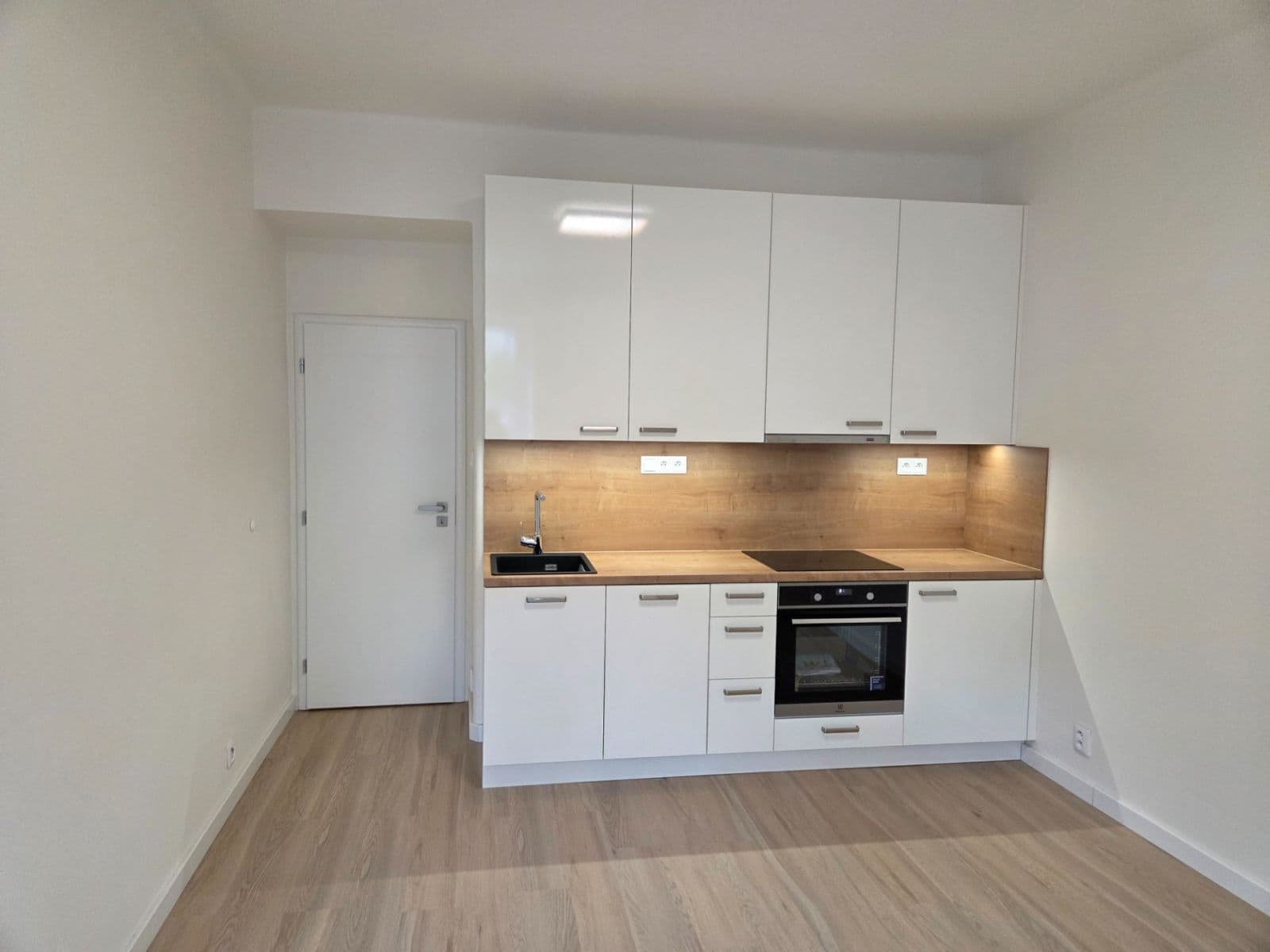 Studio flat to rent, 24 m², Pivovarnická, Prague, Prague Studio flat to rent, 24 m², Pivovarnická, Prague, Prague