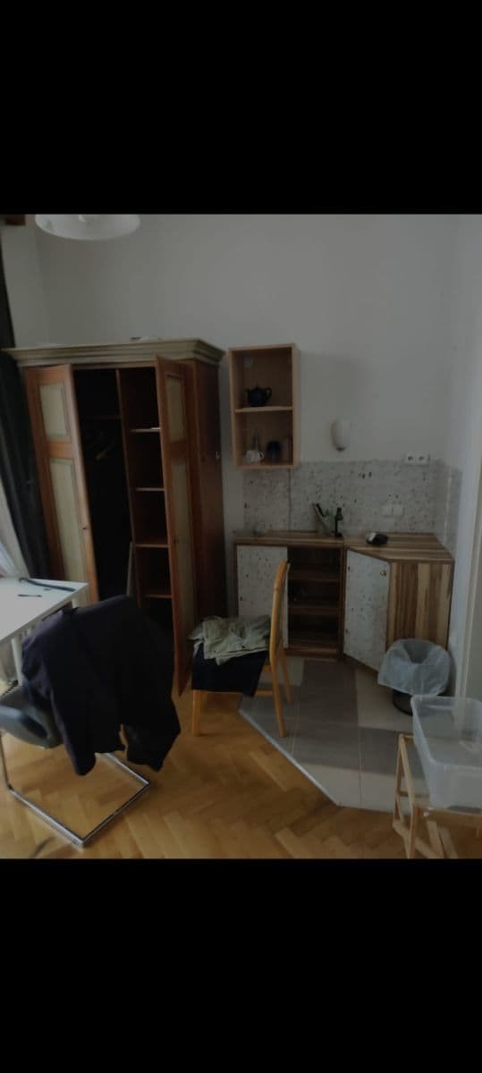 Studio flat to rent, 14 m², Orebitská, Prague, Prague Studio flat to rent, 14 m², Orebitská, Prague, Prague