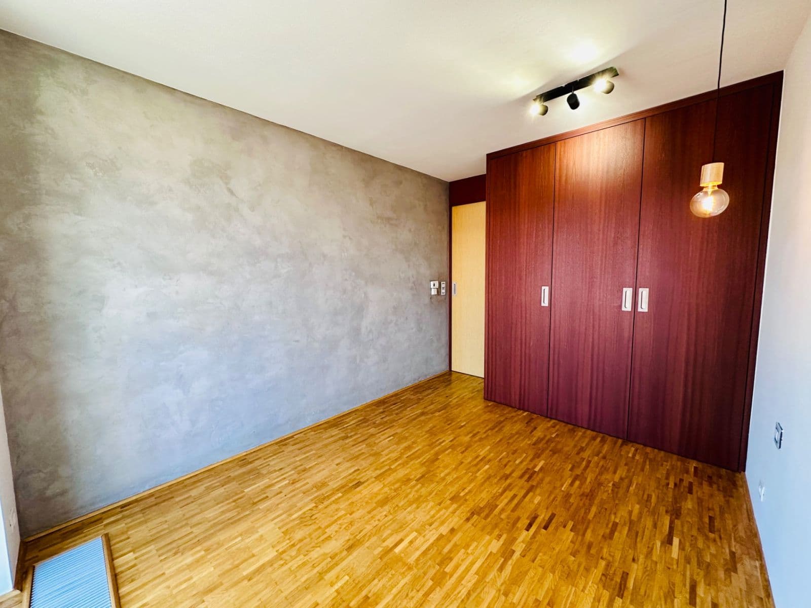 2 bedroom with open-plan kitchen flat to rent, 77 m², Pod Hliništěm, Prague, Prague 2 bedroom with open-plan kitchen flat to rent, 77 m², Pod Hliništěm, Prague, Prague