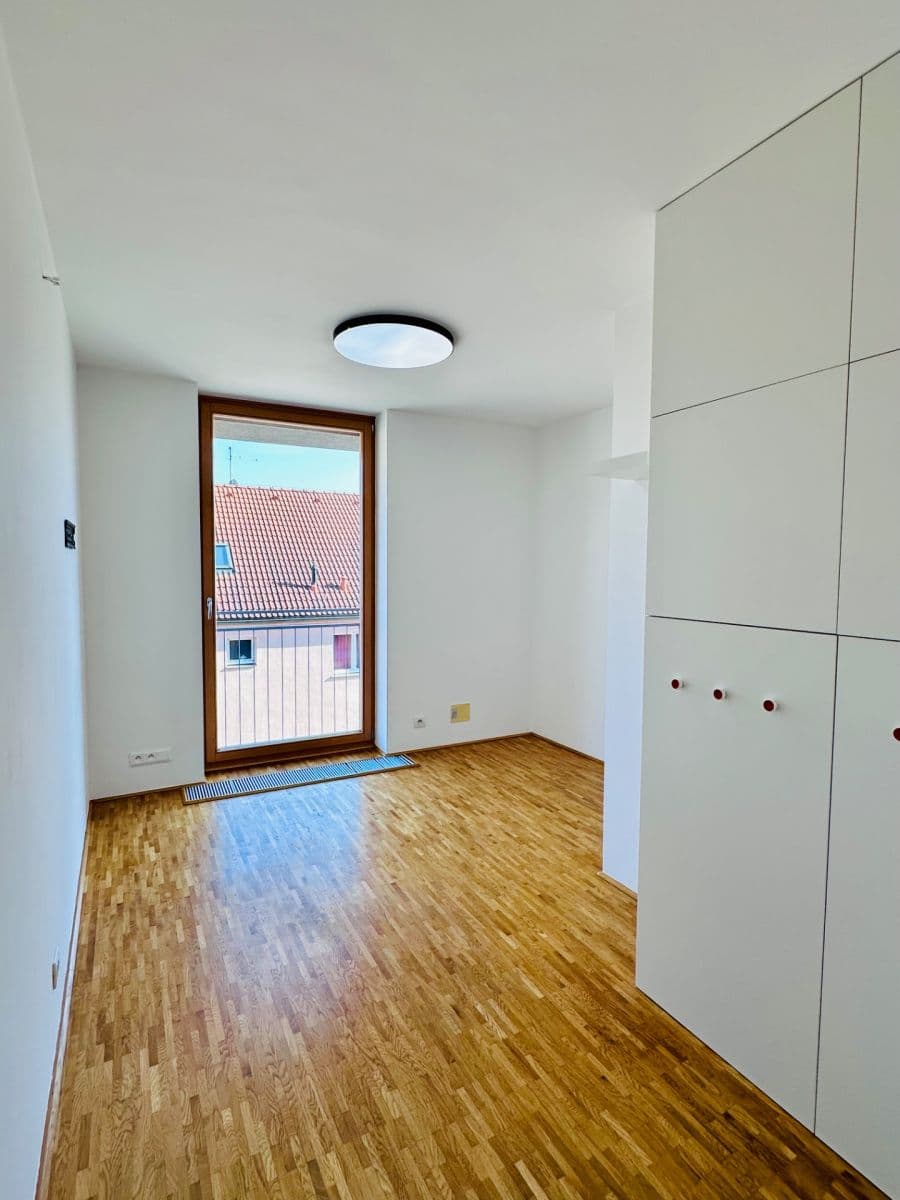 2 bedroom with open-plan kitchen flat to rent, 77 m², Pod Hliništěm, Prague, Prague 2 bedroom with open-plan kitchen flat to rent, 77 m², Pod Hliništěm, Prague, Prague