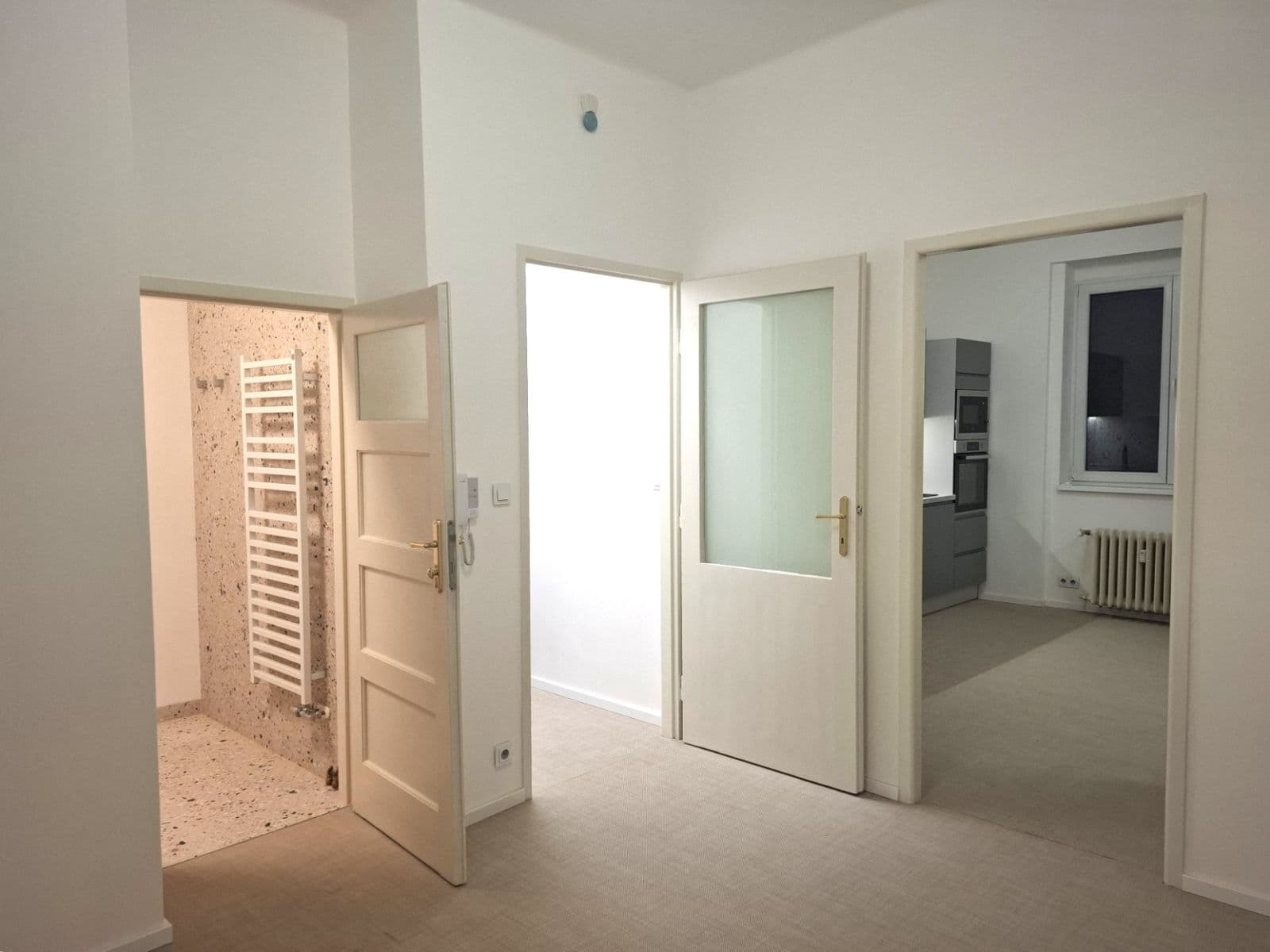 2 bedroom with open-plan kitchen flat to rent, 79 m², Moulíkova, Prague, Prague 2 bedroom with open-plan kitchen flat to rent, 79 m², Moulíkova, Prague, Prague