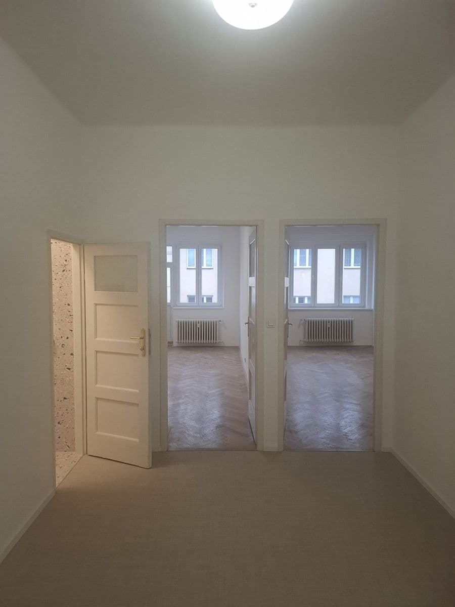 2 bedroom with open-plan kitchen flat to rent, 79 m², Moulíkova, Prague, Prague 2 bedroom with open-plan kitchen flat to rent, 79 m², Moulíkova, Prague, Prague
