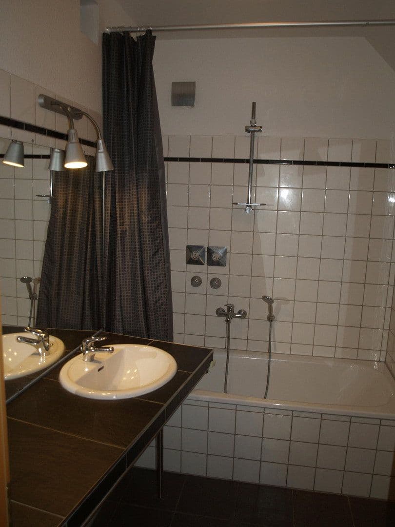 2 bedroom with open-plan kitchen flat to rent, 95 m², Weststr. 43, Chemnitz, Saxony 2 bedroom with open-plan kitchen flat to rent, 95 m², Weststr. 43, Chemnitz, Saxony