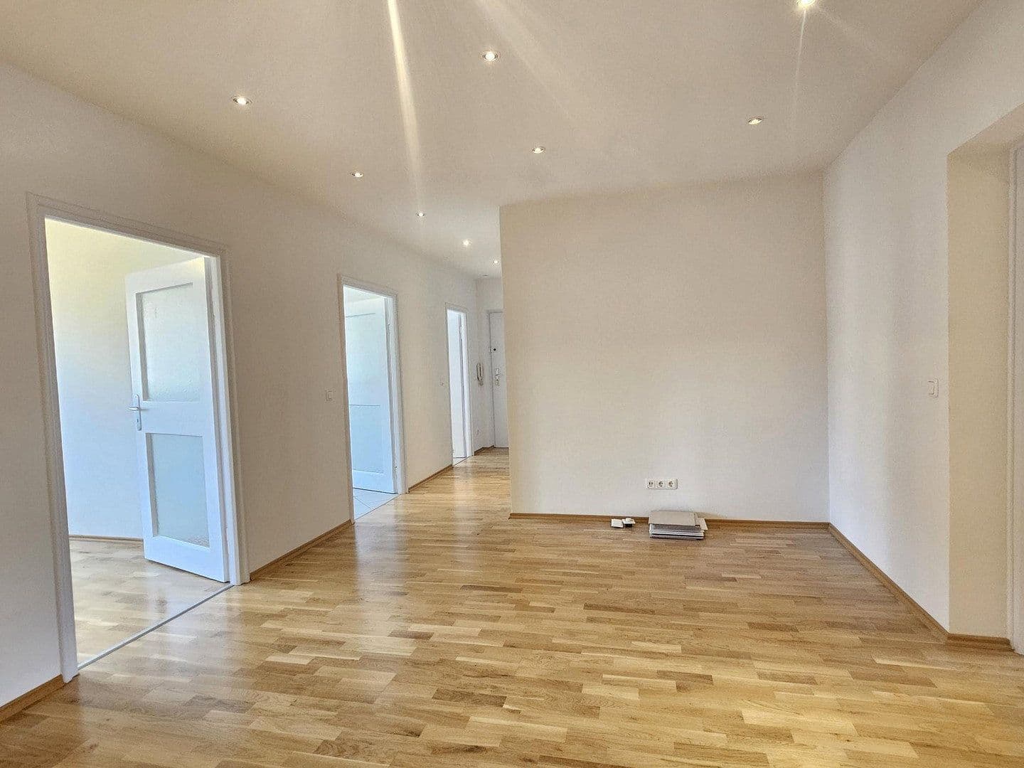 3 bedroom flat to rent, 92 m², Kreuzstraße 11, München, Bavaria 3 bedroom flat to rent, 92 m², Kreuzstraße 11, München, Bavaria
