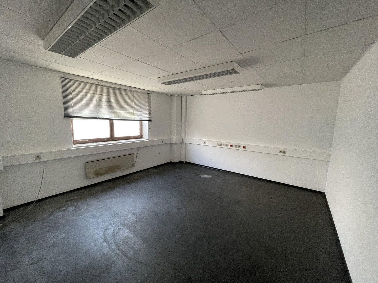 non-residential property to rent, 5,830 m², Im Gewerbepark 1, Hunderdorf, Bavaria non-residential property to rent, 5,830 m², Im Gewerbepark 1, Hunderdorf, Bavaria