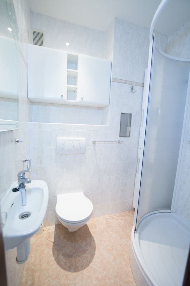 4 bedroom flat to rent, 104 m², Nad Palatou, Prague, Prague 4 bedroom flat to rent, 104 m², Nad Palatou, Prague, Prague