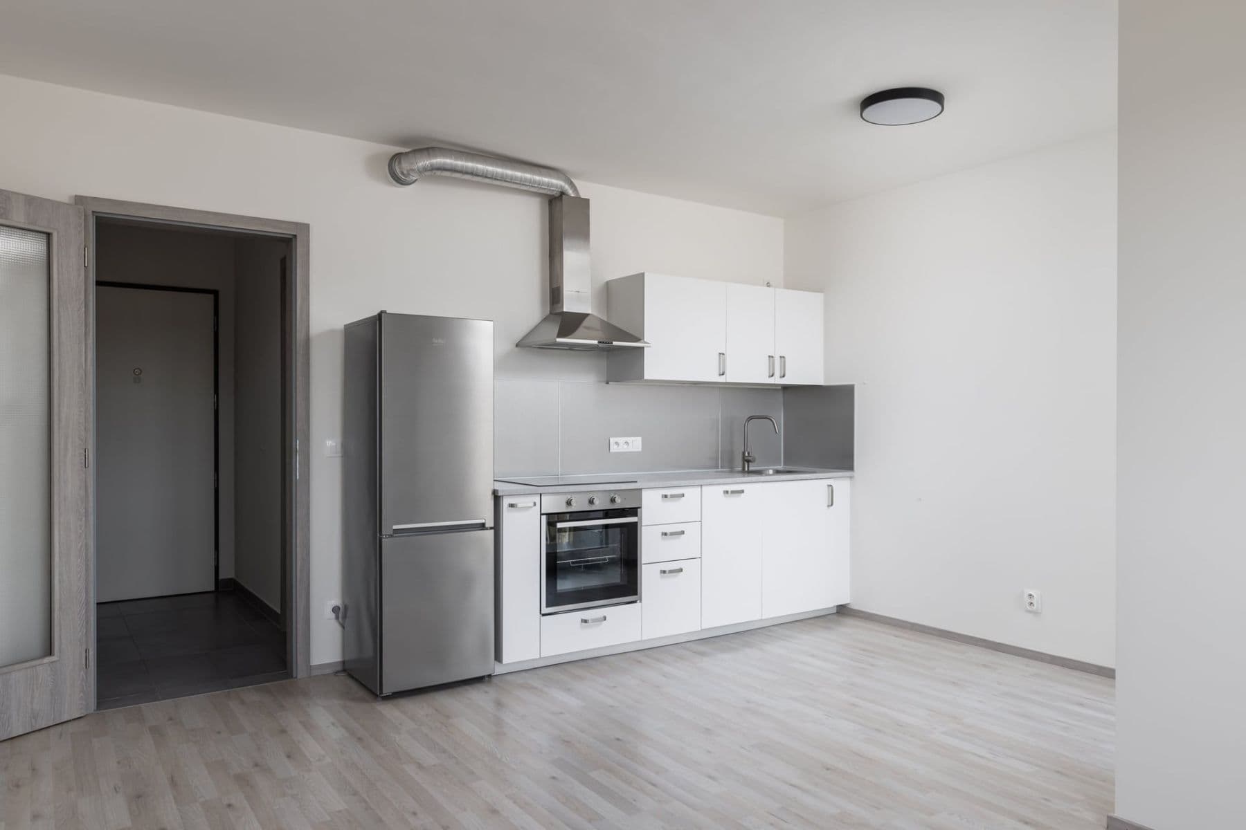 Studio flat to rent, 33 m², Strnadových, Prague, Prague Studio flat to rent, 33 m², Strnadových, Prague, Prague