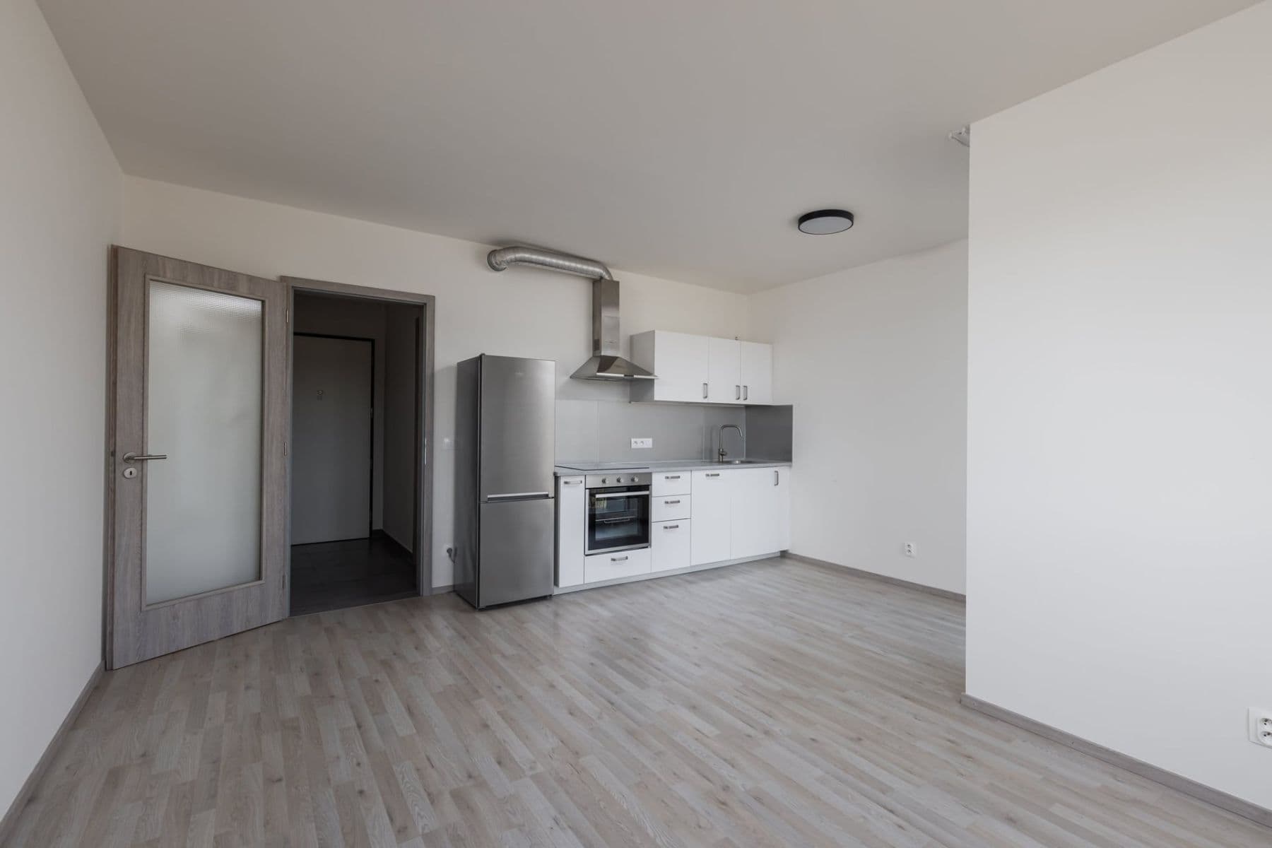 Studio flat to rent, 33 m², Strnadových, Prague, Prague Studio flat to rent, 33 m², Strnadových, Prague, Prague