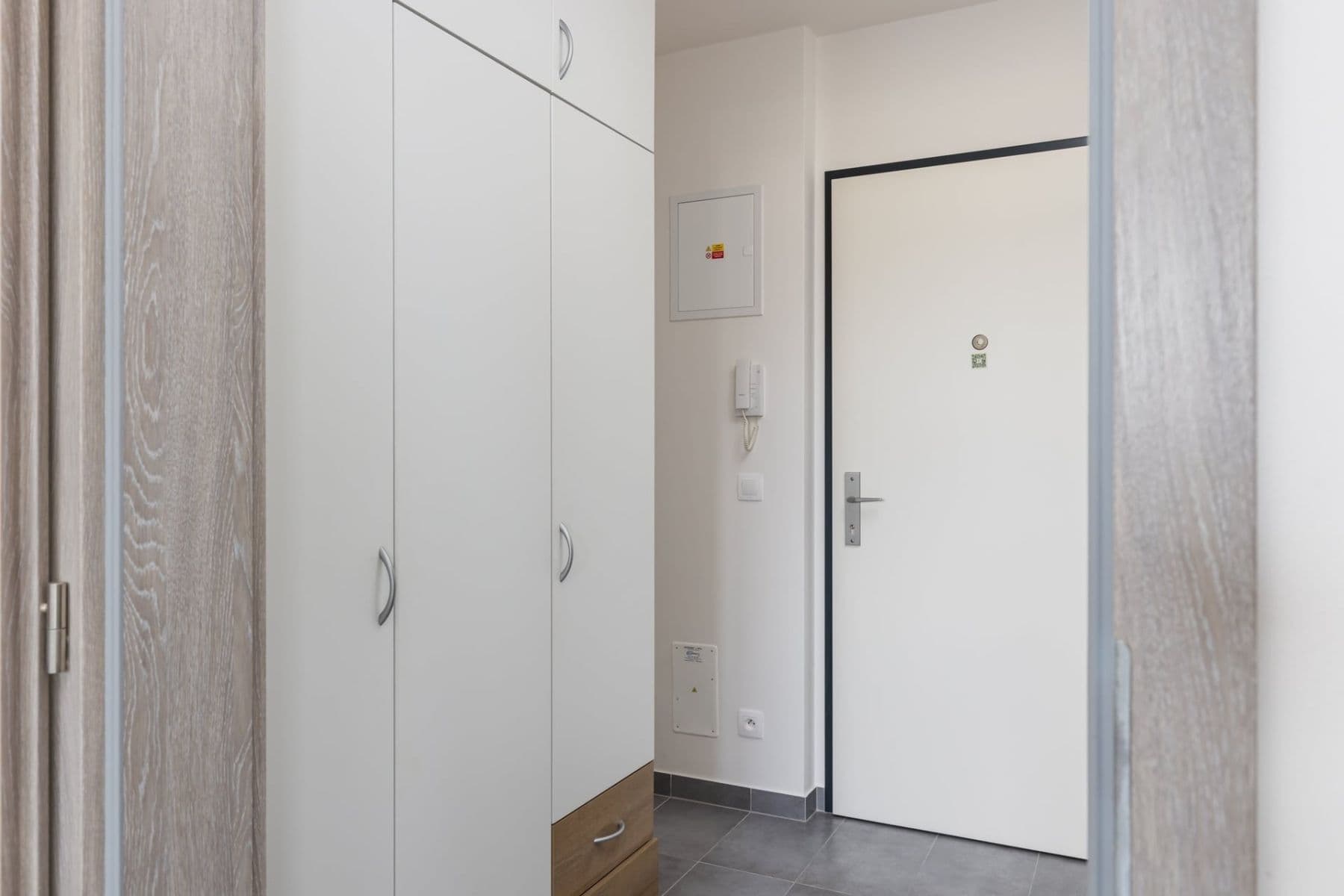 Studio flat to rent, 33 m², Strnadových, Prague, Prague Studio flat to rent, 33 m², Strnadových, Prague, Prague