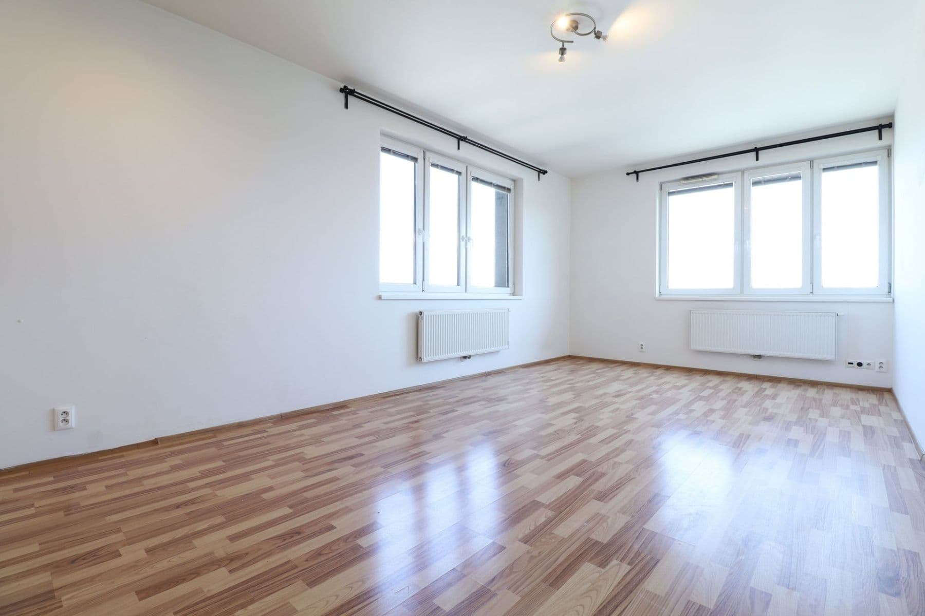 Studio flat to rent, 33 m², Freyova, Prague, Prague Studio flat to rent, 33 m², Freyova, Prague, Prague