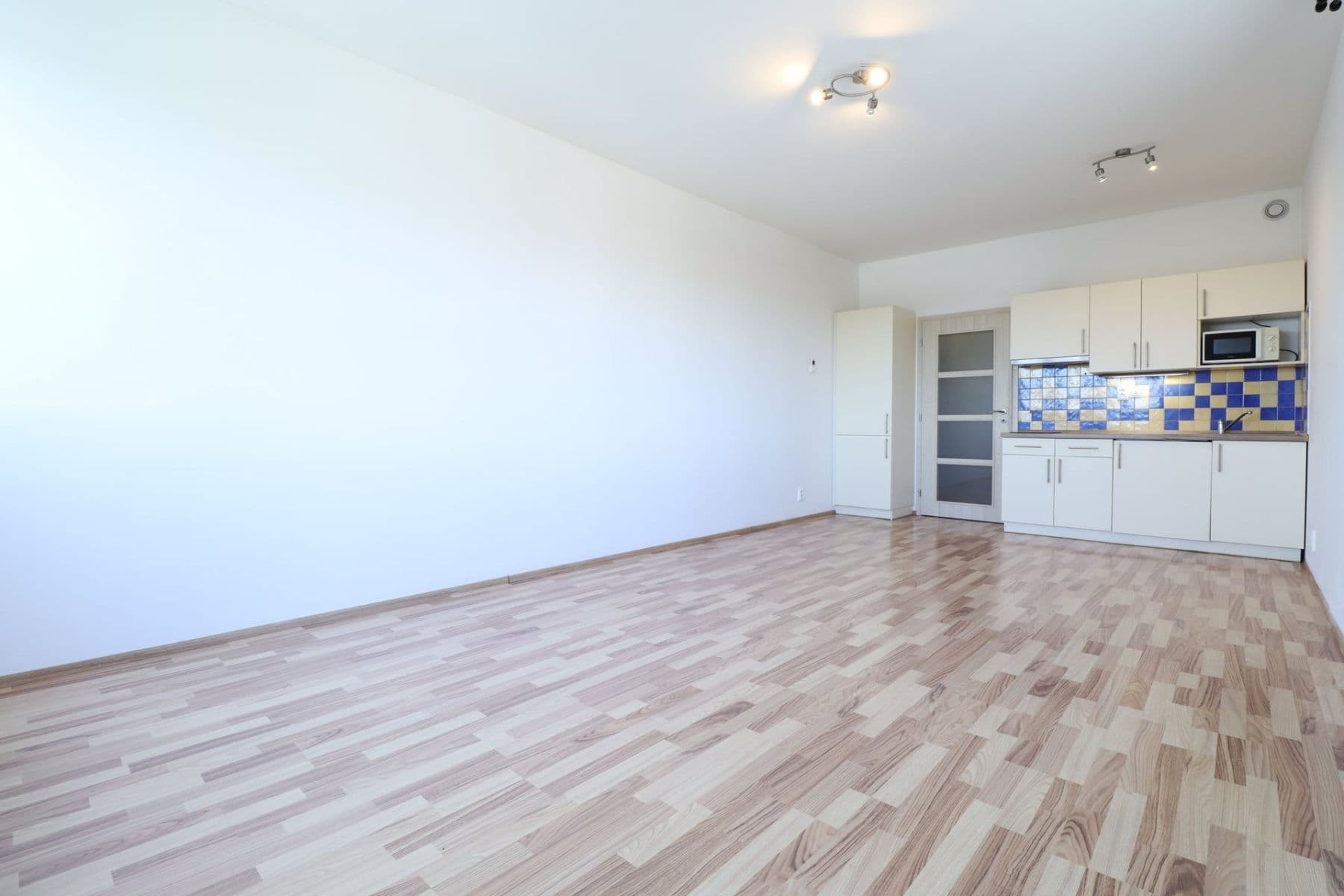 Studio flat to rent, 33 m², Freyova, Prague, Prague Studio flat to rent, 33 m², Freyova, Prague, Prague