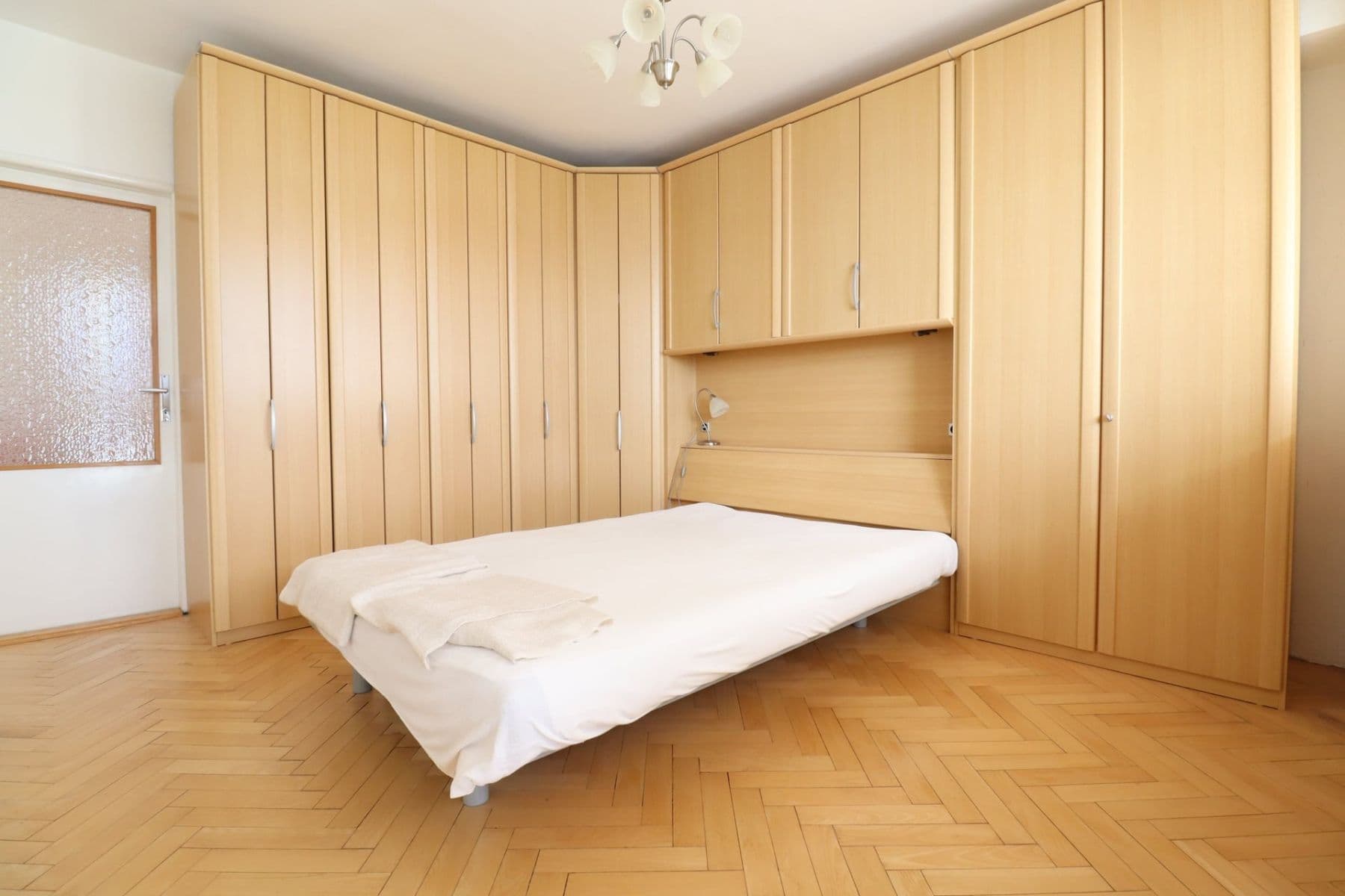 3 bedroom flat to rent, 77 m², Na Topolce, Prague, Prague 3 bedroom flat to rent, 77 m², Na Topolce, Prague, Prague