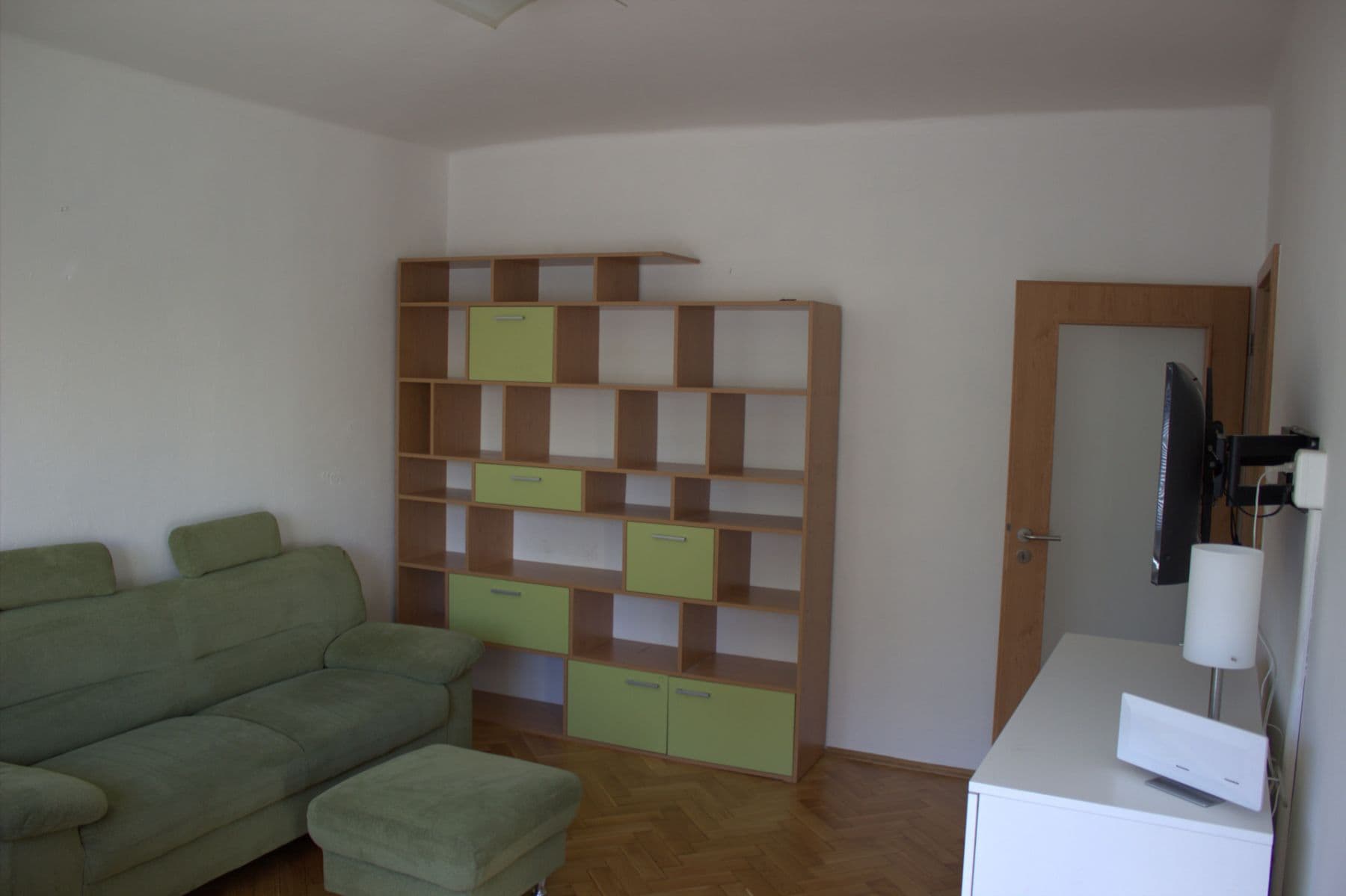 1 bedroom with open-plan kitchen flat to rent, 52 m², Jihlavská, Prague, Prague 1 bedroom with open-plan kitchen flat to rent, 52 m², Jihlavská, Prague, Prague