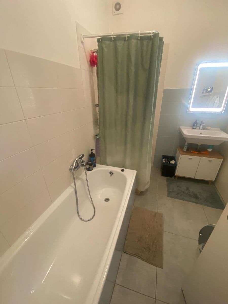 1 bedroom flat to rent, 75 m², Pod Hájem, Prague, Prague 1 bedroom flat to rent, 75 m², Pod Hájem, Prague, Prague