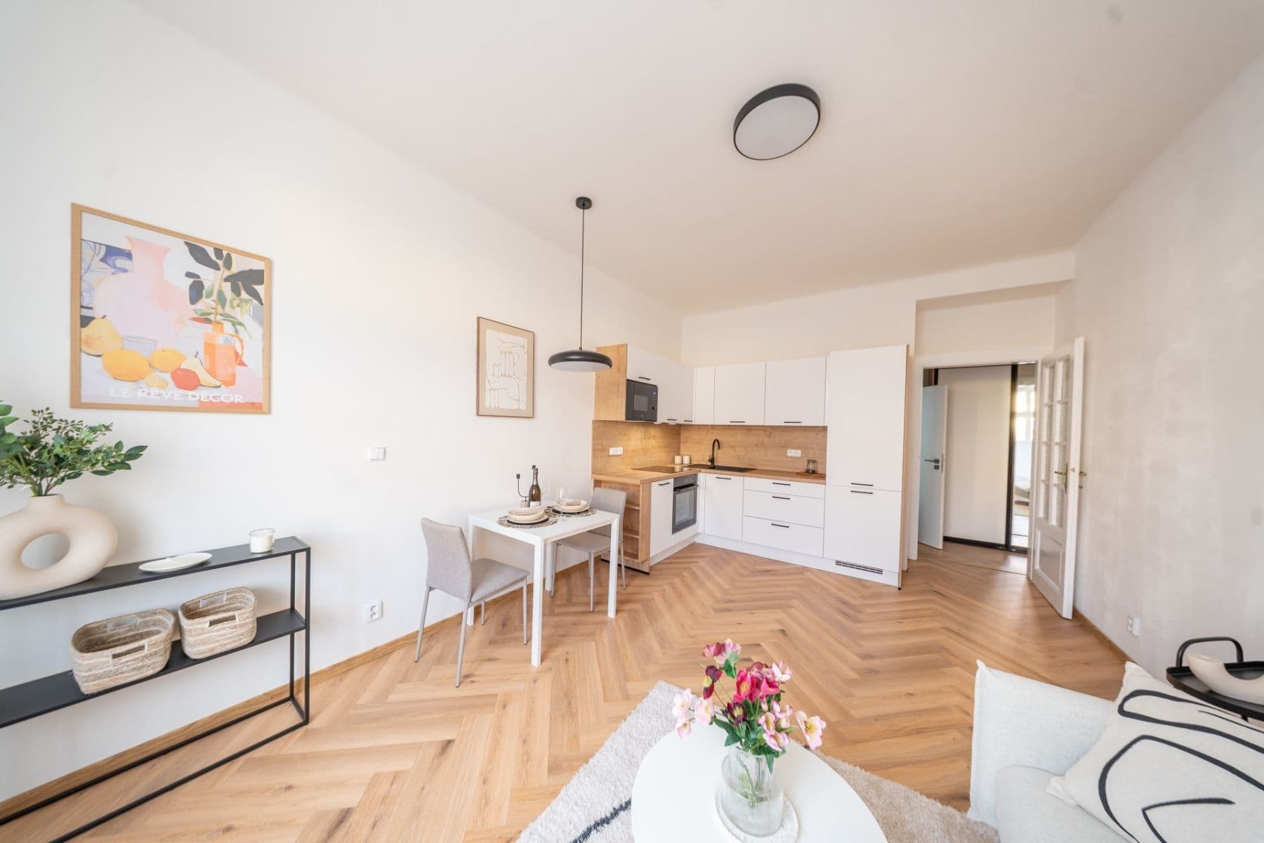 1 bedroom with open-plan kitchen flat to rent, 50 m², Jaromírova, Prague, Prague 1 bedroom with open-plan kitchen flat to rent, 50 m², Jaromírova, Prague, Prague