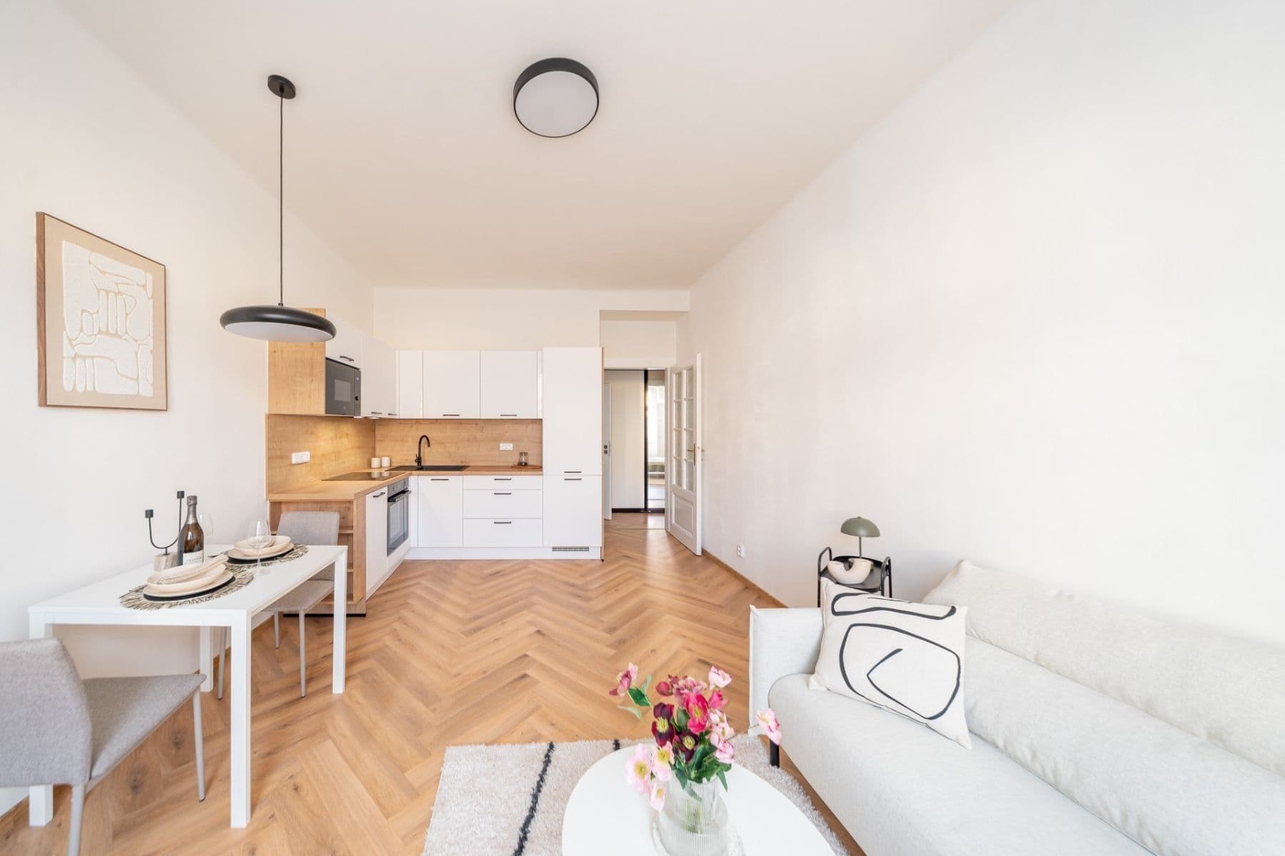 1 bedroom with open-plan kitchen flat to rent, 50 m², Jaromírova, Prague, Prague 1 bedroom with open-plan kitchen flat to rent, 50 m², Jaromírova, Prague, Prague