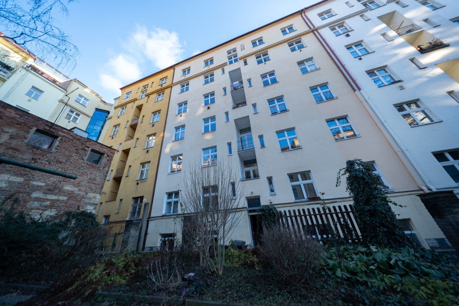 1 bedroom with open-plan kitchen flat to rent, 50 m², Jaromírova, Prague, Prague 1 bedroom with open-plan kitchen flat to rent, 50 m², Jaromírova, Prague, Prague