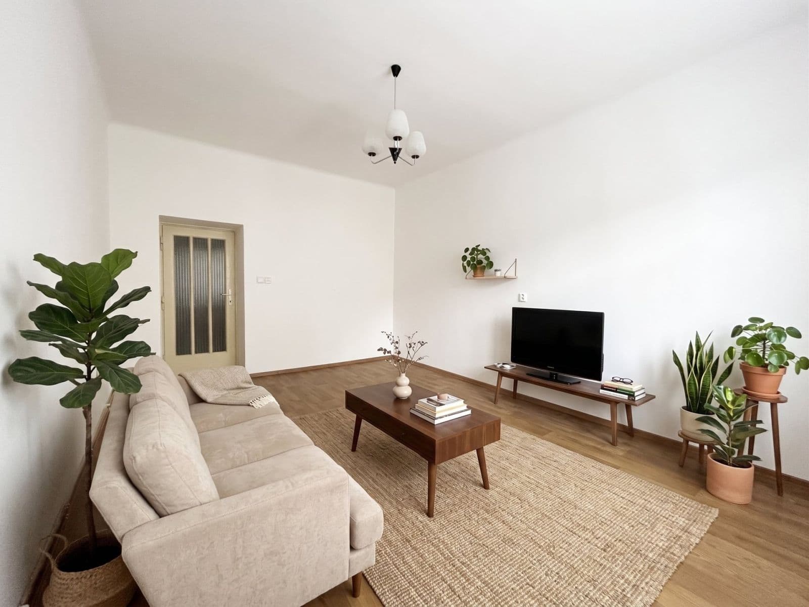 1 bedroom with open-plan kitchen flat to rent, 50 m², Vlastislavova, Prague, Prague 1 bedroom with open-plan kitchen flat to rent, 50 m², Vlastislavova, Prague, Prague