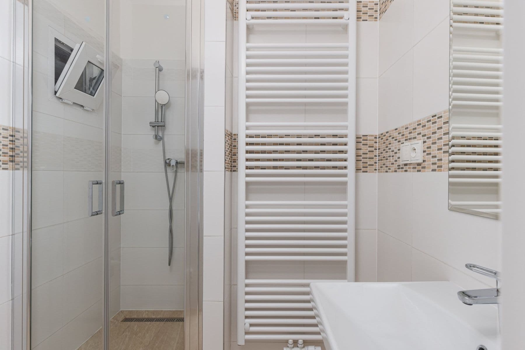 1 bedroom with open-plan kitchen flat to rent, 47 m², Baranova, Prague, Prague 1 bedroom with open-plan kitchen flat to rent, 47 m², Baranova, Prague, Prague