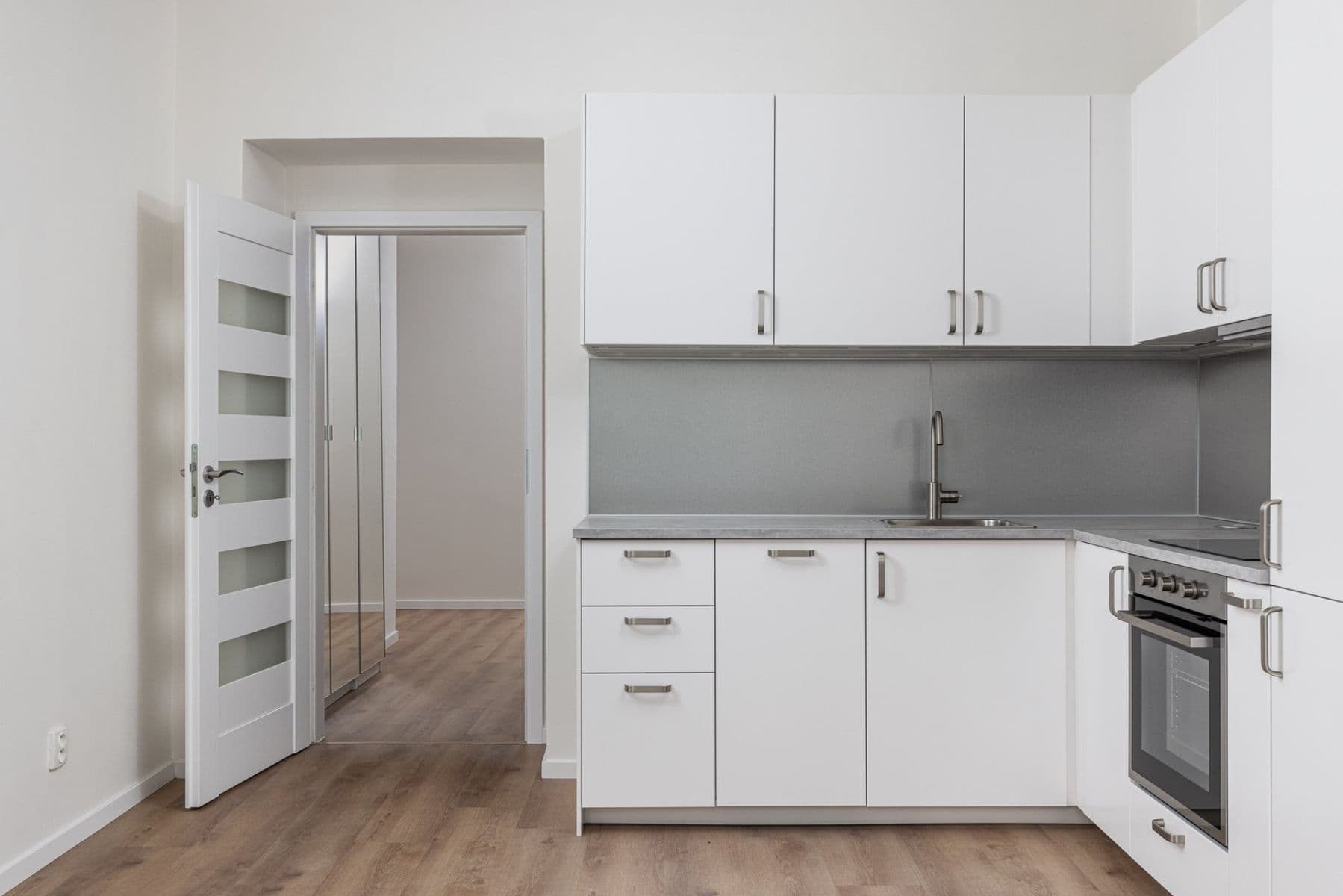 1 bedroom with open-plan kitchen flat to rent, 47 m², Baranova, Prague, Prague 1 bedroom with open-plan kitchen flat to rent, 47 m², Baranova, Prague, Prague