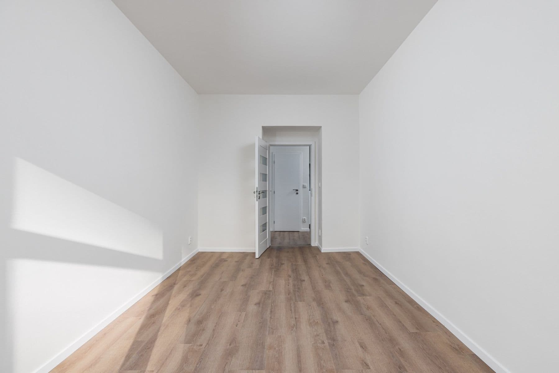 1 bedroom with open-plan kitchen flat to rent, 47 m², Baranova, Prague, Prague 1 bedroom with open-plan kitchen flat to rent, 47 m², Baranova, Prague, Prague