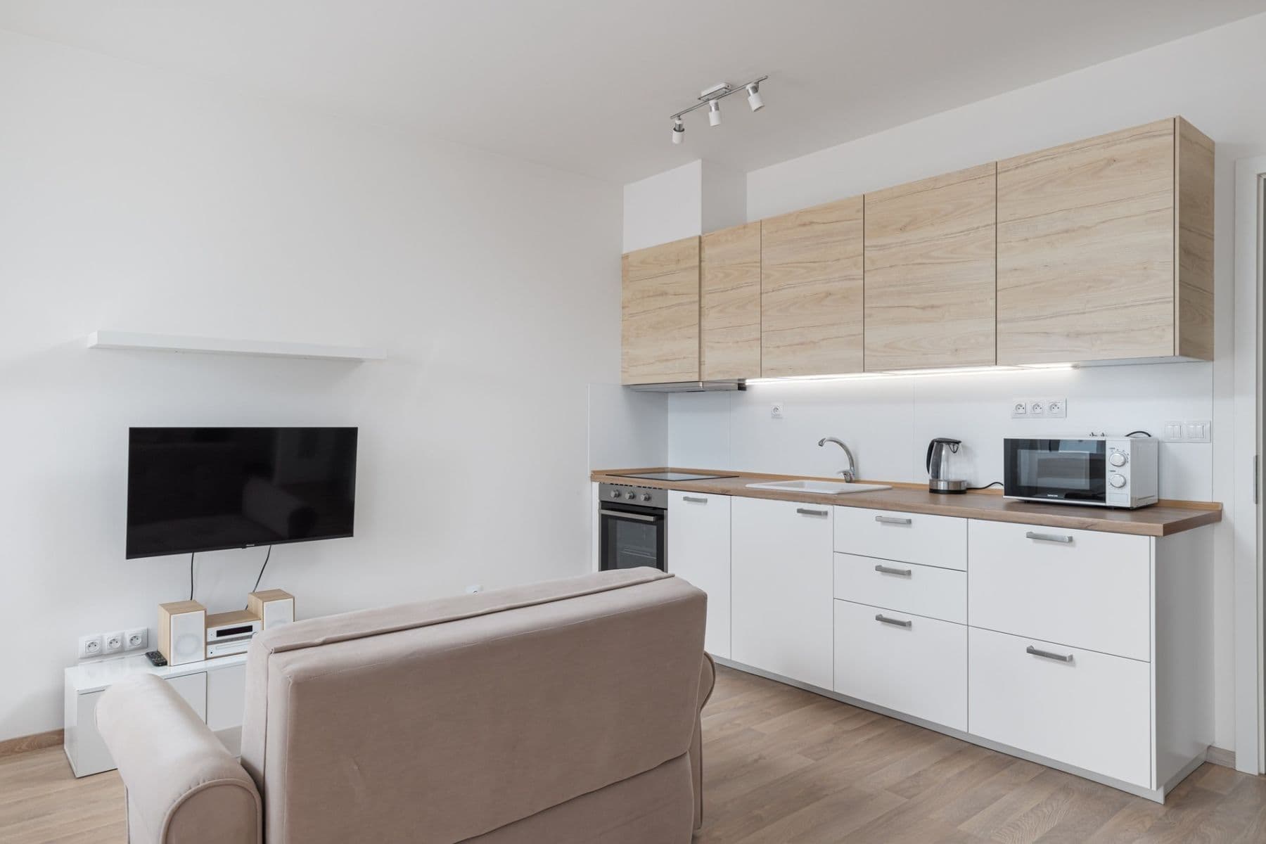 Studio flat to rent, 40 m², Olgy Havlové, Prague, Prague Studio flat to rent, 40 m², Olgy Havlové, Prague, Prague