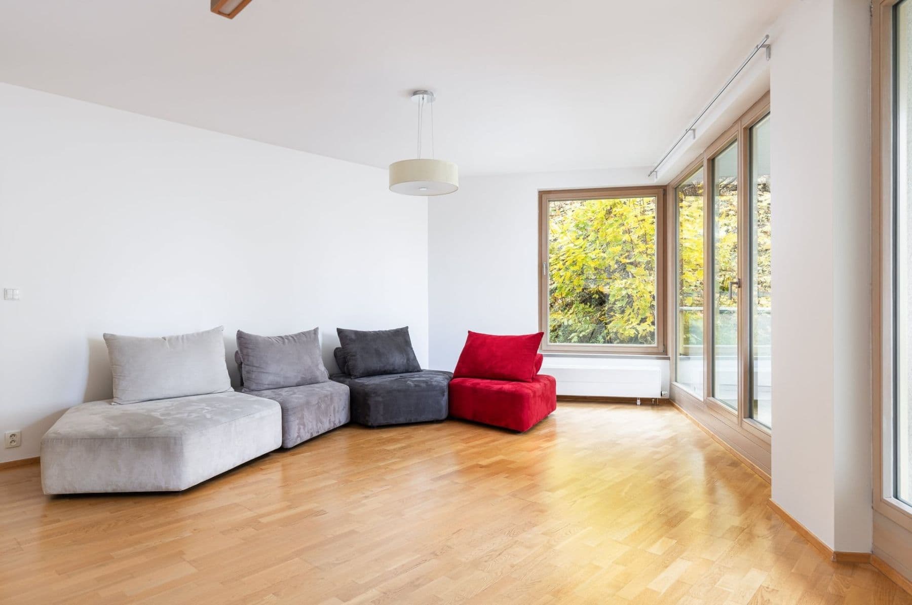 3 bedroom with open-plan kitchen flat to rent, 117 m², Jeseniova, Prague, Prague 3 bedroom with open-plan kitchen flat to rent, 117 m², Jeseniova, Prague, Prague